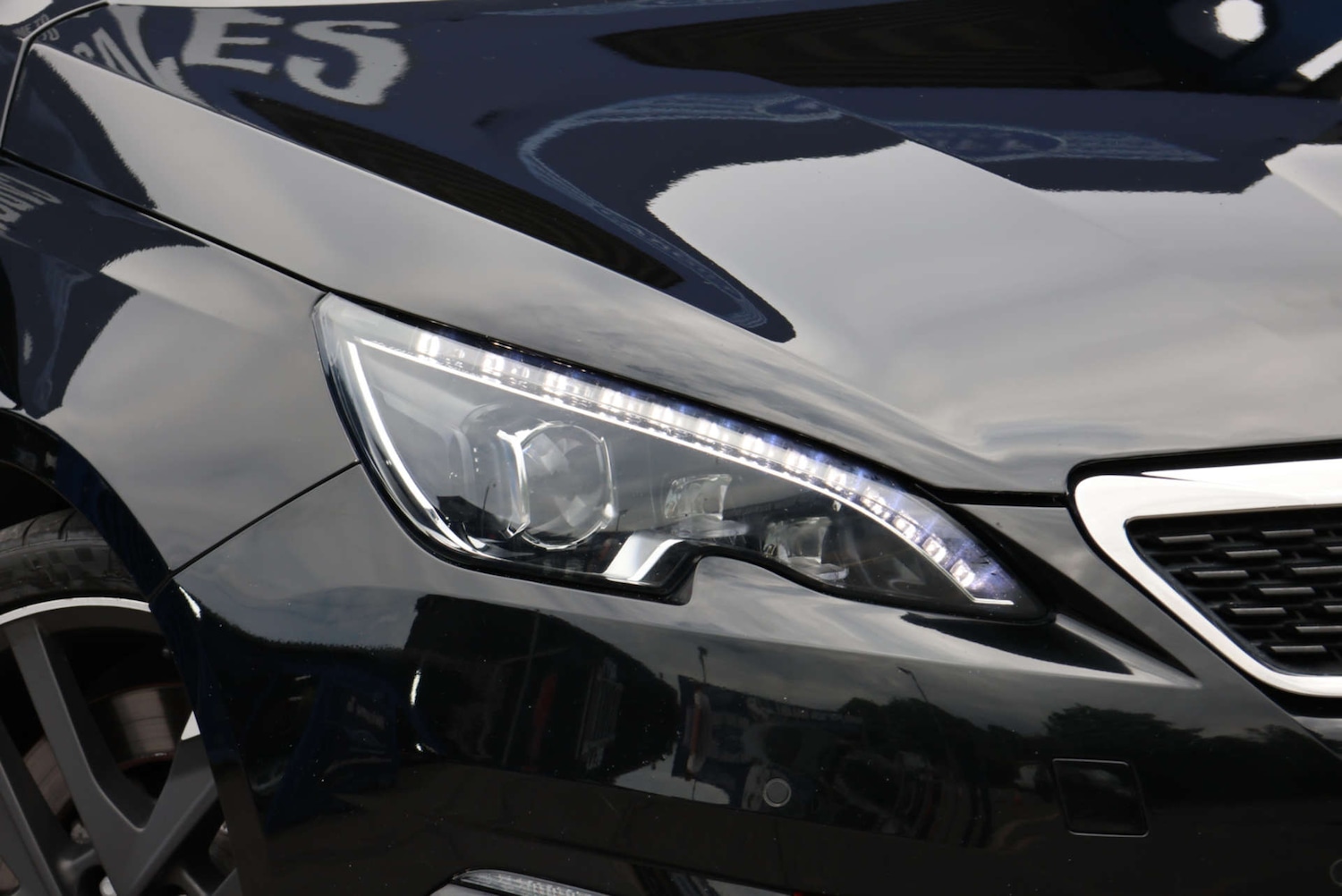 Used Peugeot 308 2017 for sale - 76640010: Photo 17