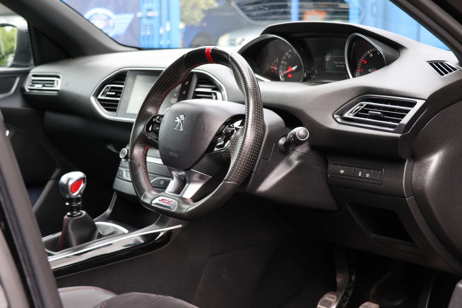 Used Peugeot 308 2017 for sale - 76640010: Photo 4