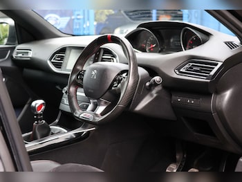 Used Peugeot 308 2017 for sale - 76640010: Photo