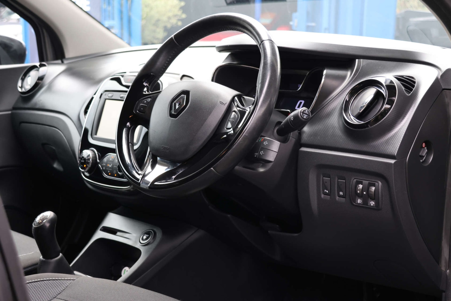 Used Renault Captur 2015 for sale - 76637951: Photo 4