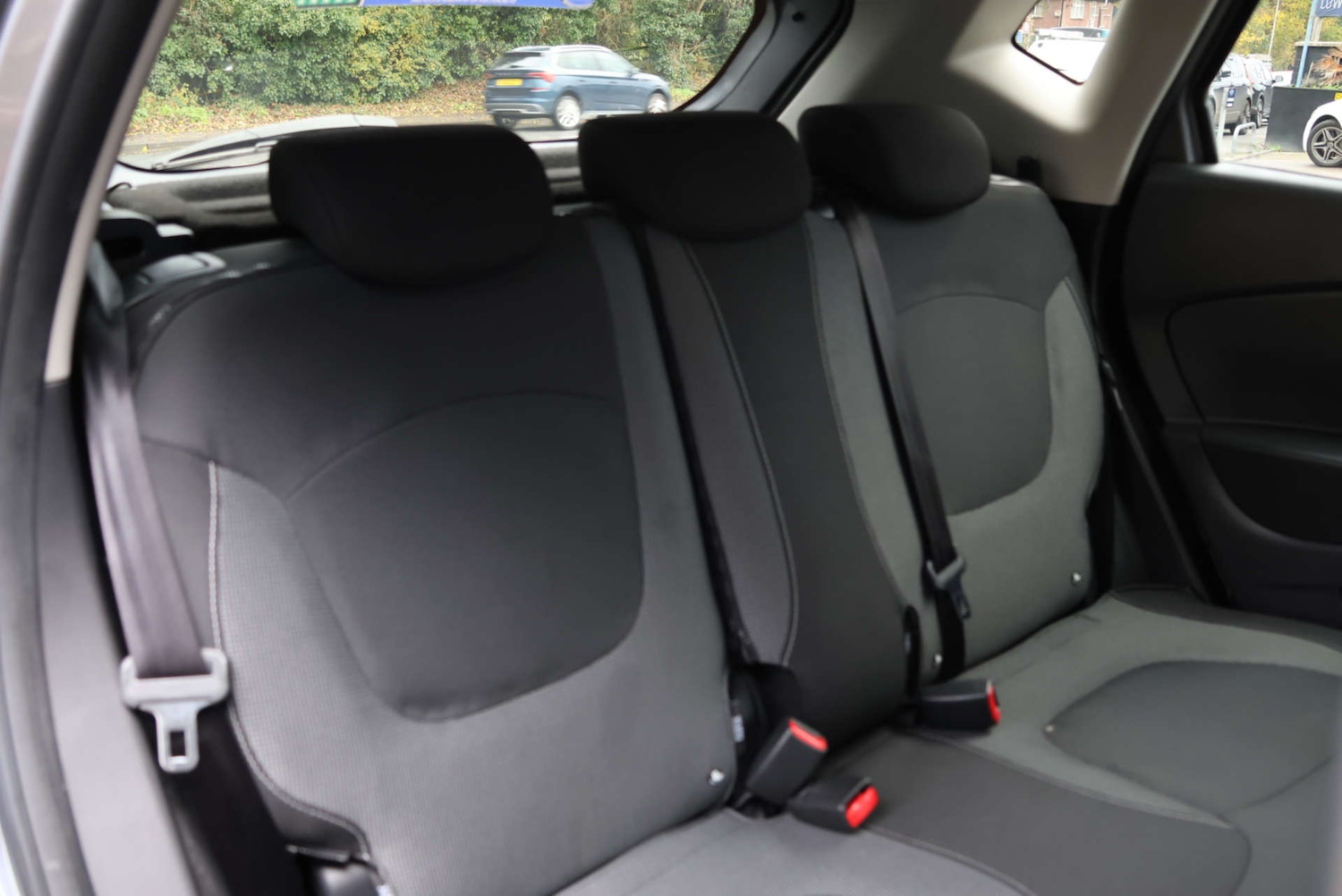 Used Renault Captur 2015 for sale - 76637951: Photo 6