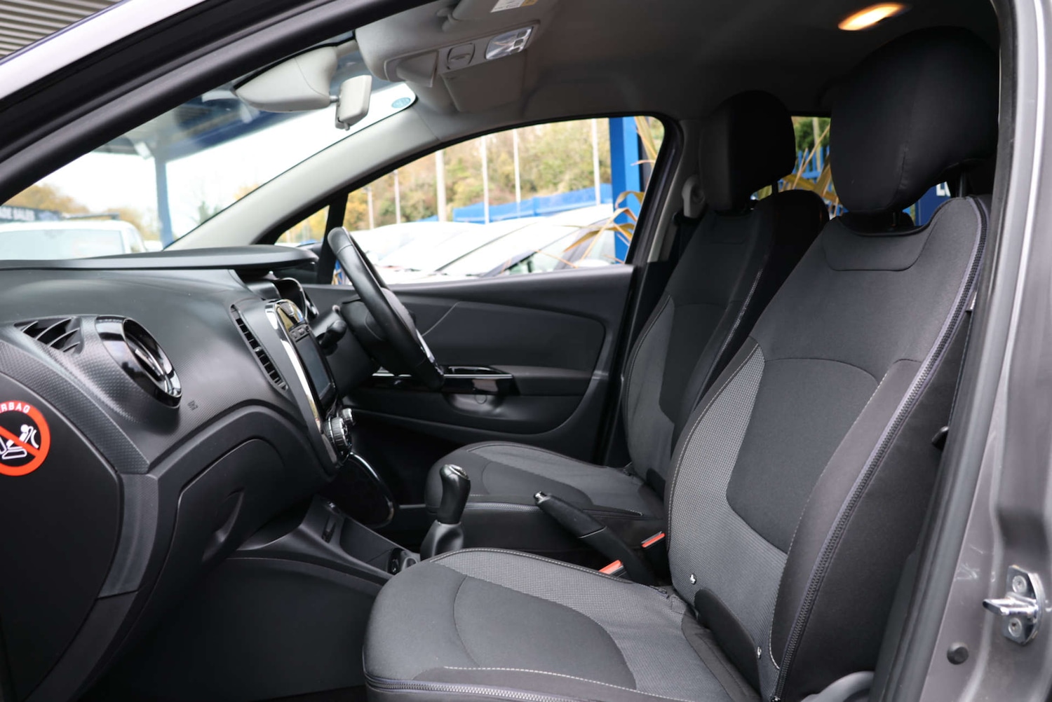 Used Renault Captur 2015 for sale - 76637951: Photo 8