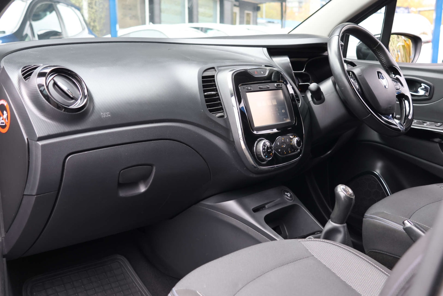 Used Renault Captur 2015 for sale - 76637951: Photo 9