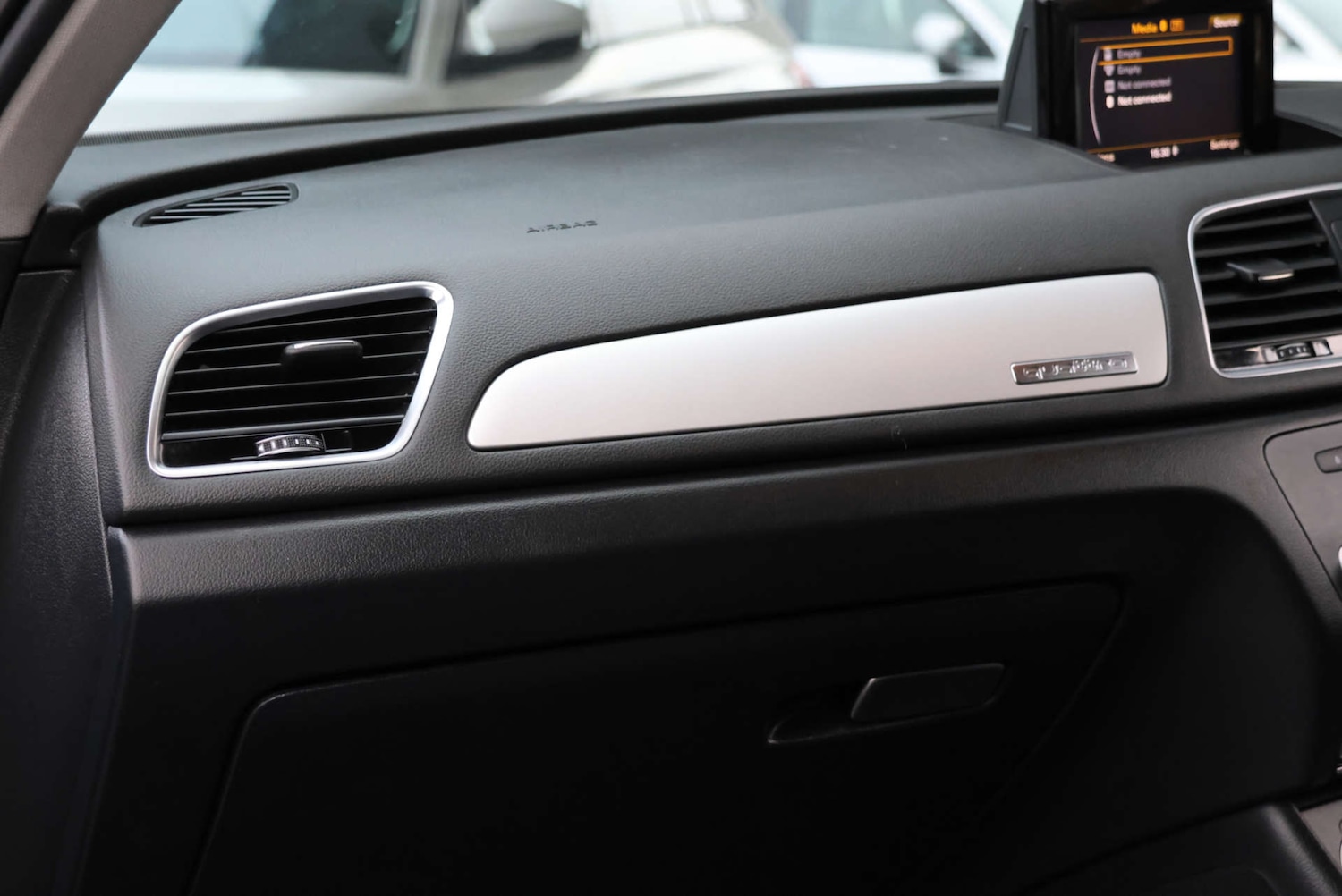 Used Audi Q3 2015 for sale - 77072181: Photo 11