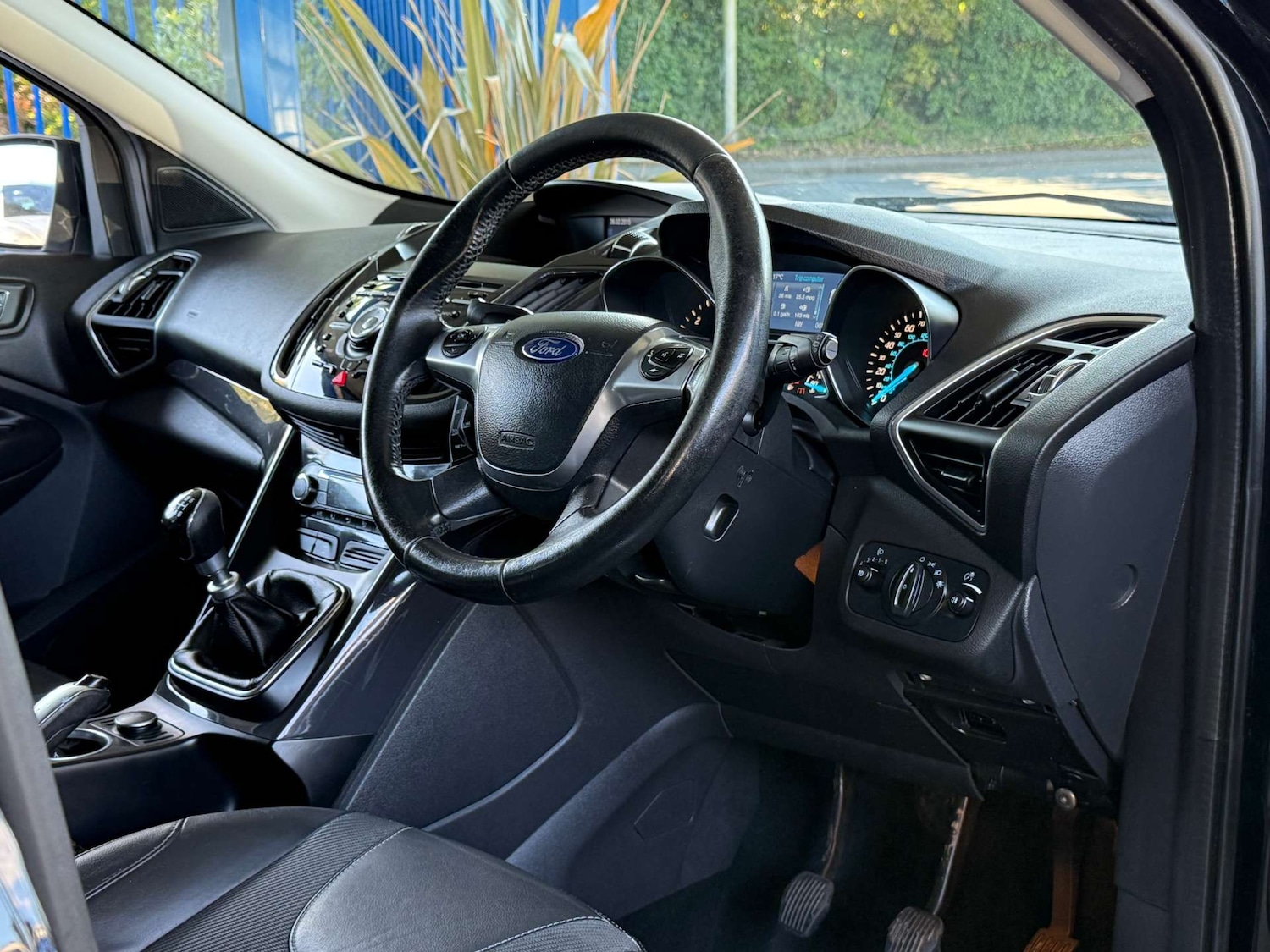 Used Ford Kuga 2014 for sale - 76038472: Photo 4