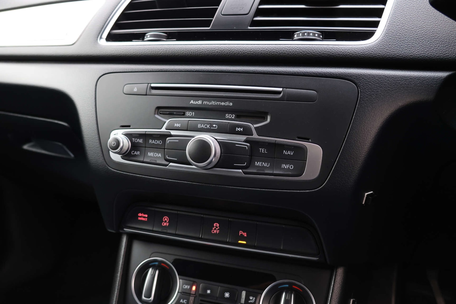 Used Audi Q3 2016 for sale - 76724039: Photo 21