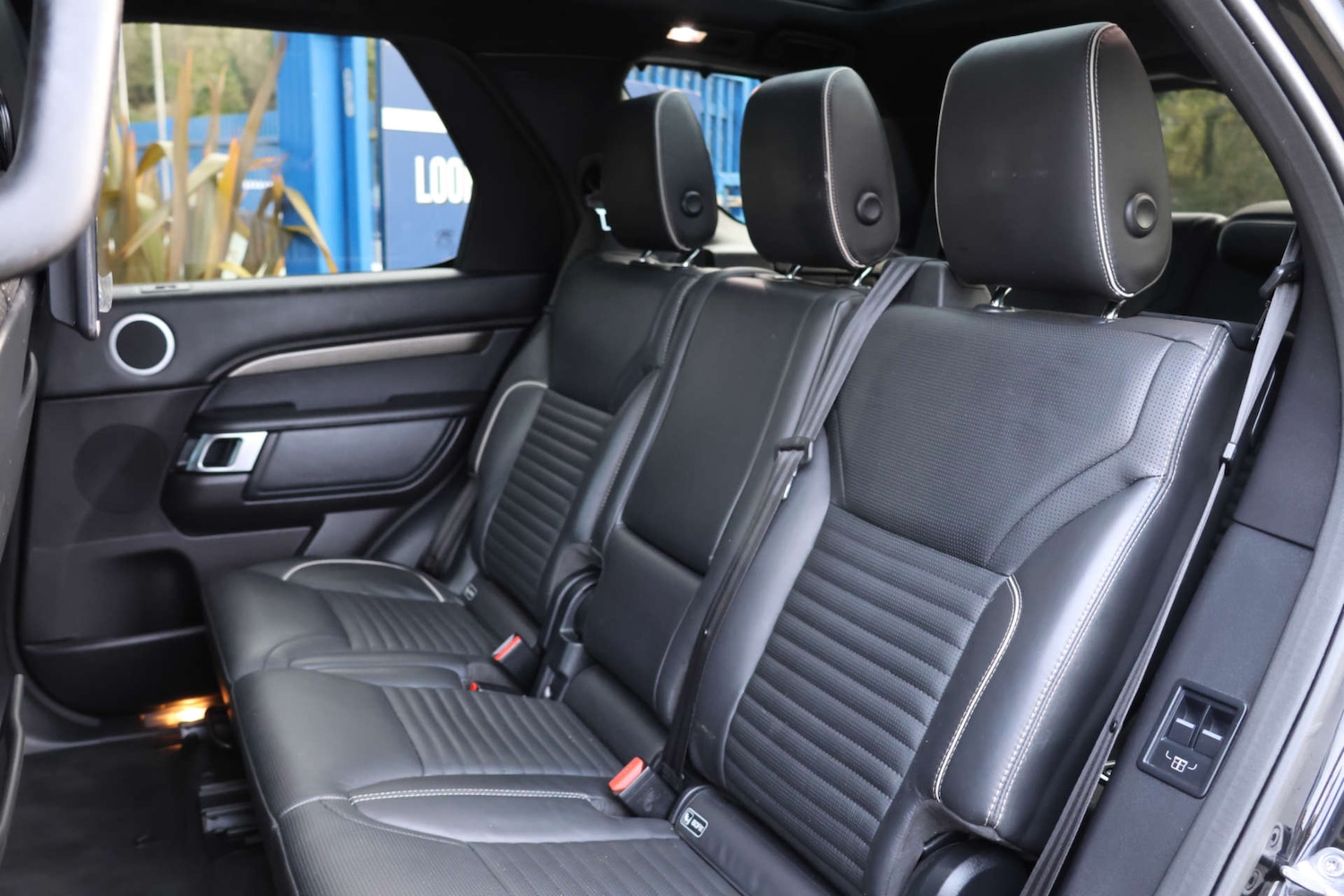 Used Land Rover Discovery 2017 for sale - 76363951: Photo 10