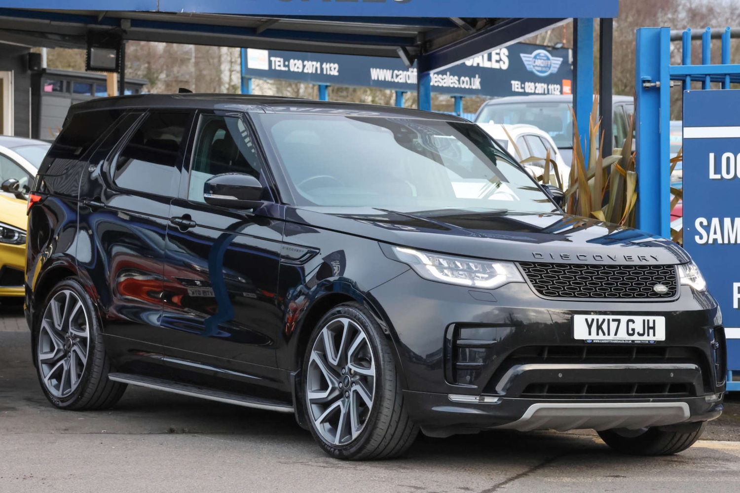 Used Land Rover Discovery 2017 for sale - 76363951: Photo 2