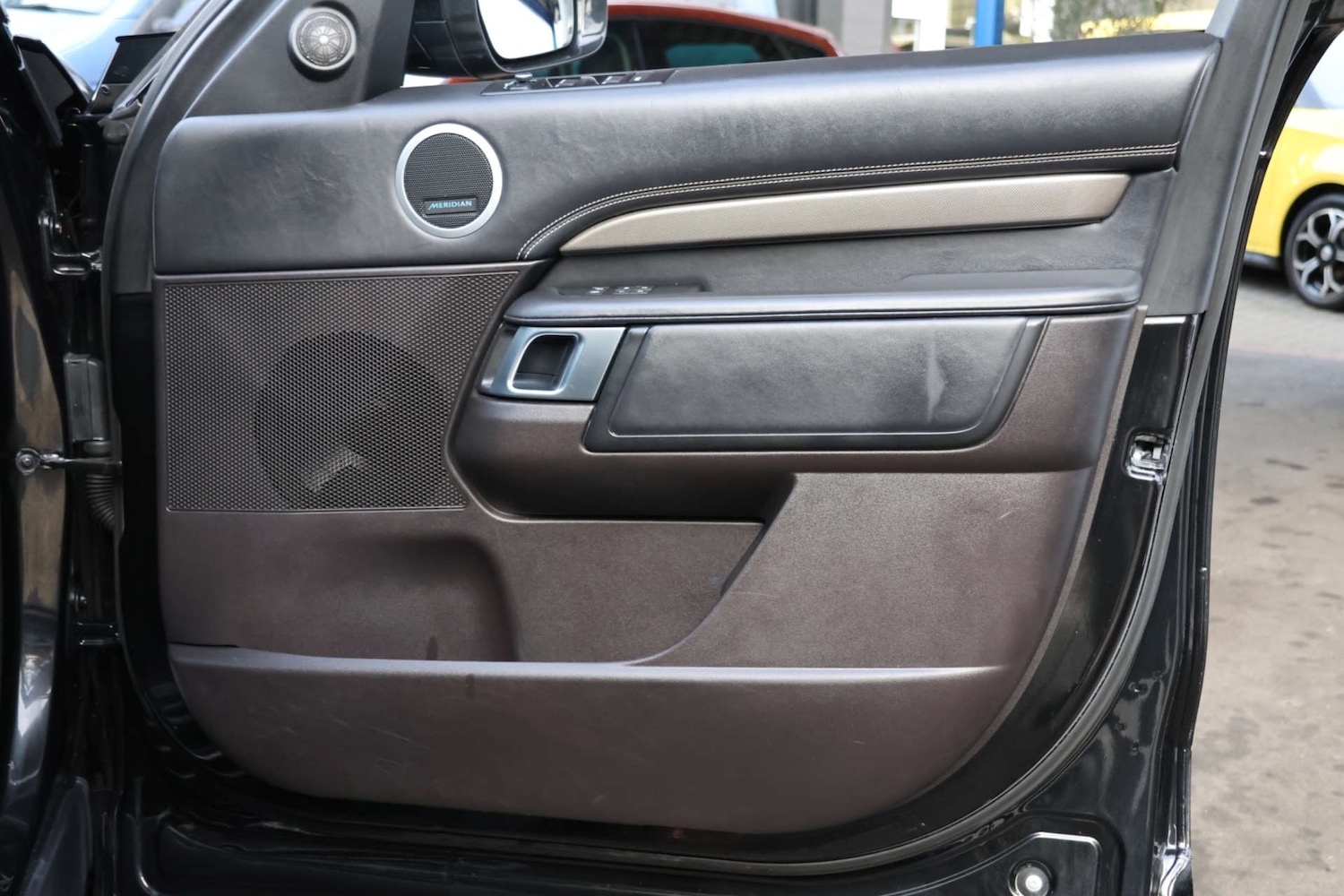 Used Land Rover Discovery 2017 for sale - 76363951: Photo 25