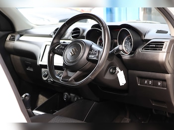 Used Suzuki Swift 2023 for sale - 79245606: Photo