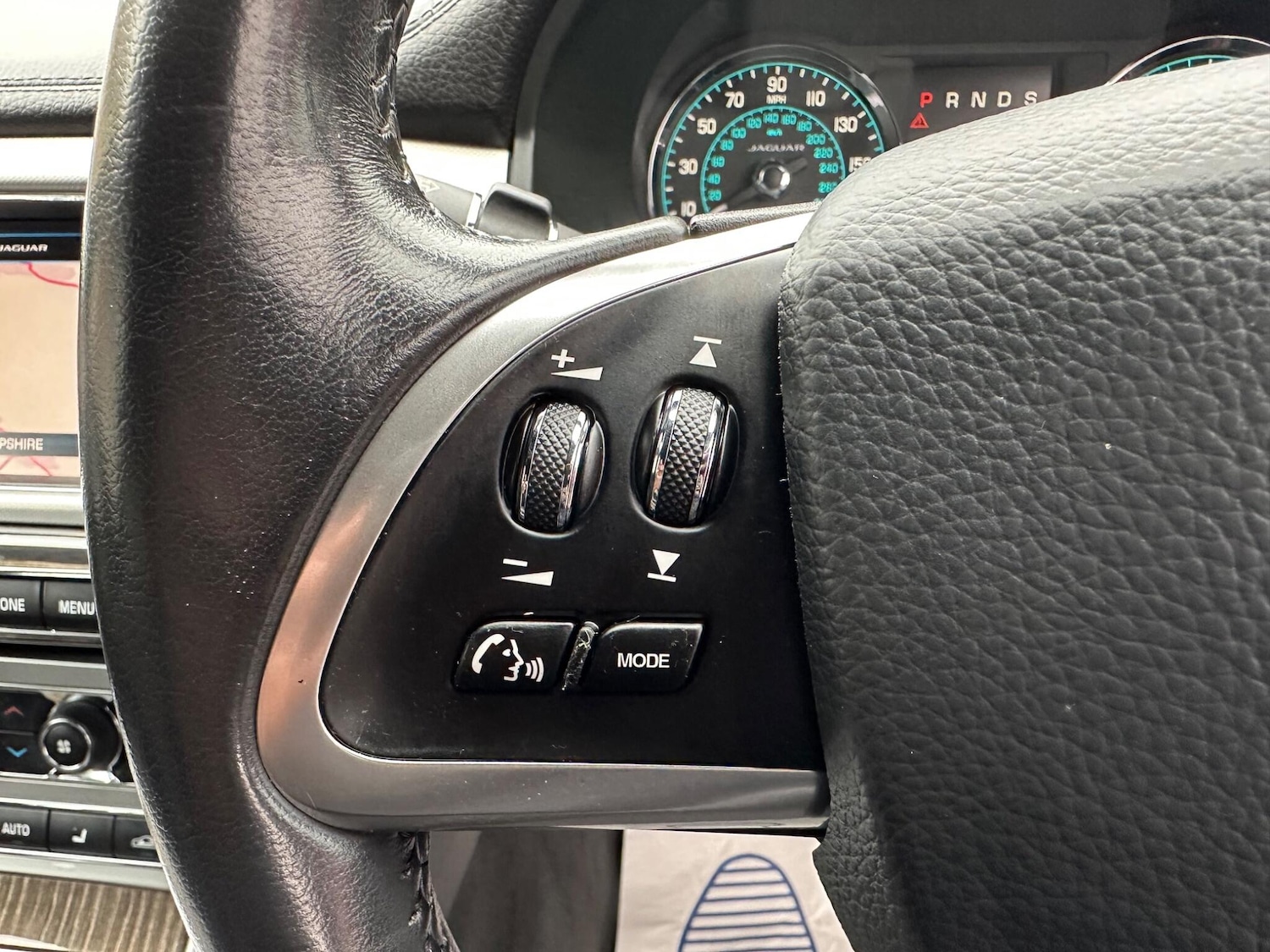 Used Jaguar XF 2015 for sale - 76996829: Photo 30