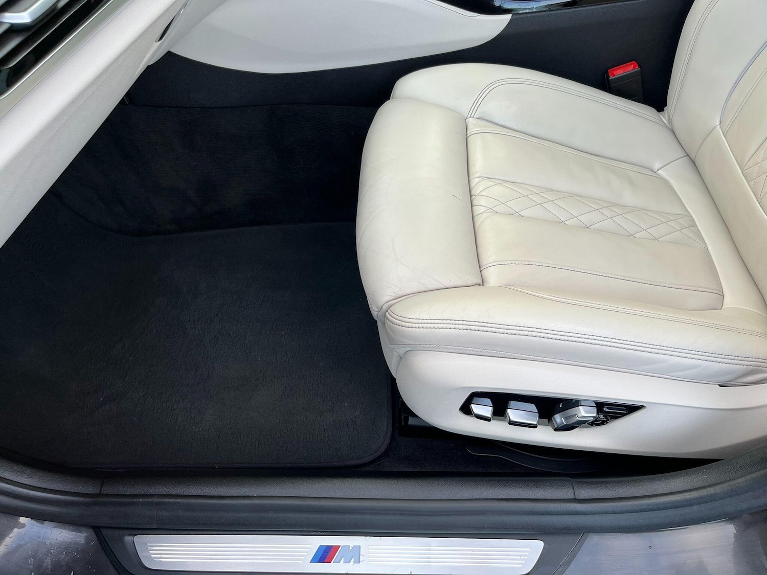 Used BMW 5 Series 2018 for sale - 76899081: Photo 29