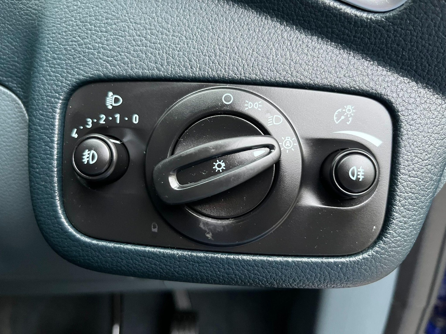 Used Ford C-Max 2014 for sale - 77330665: Photo 19