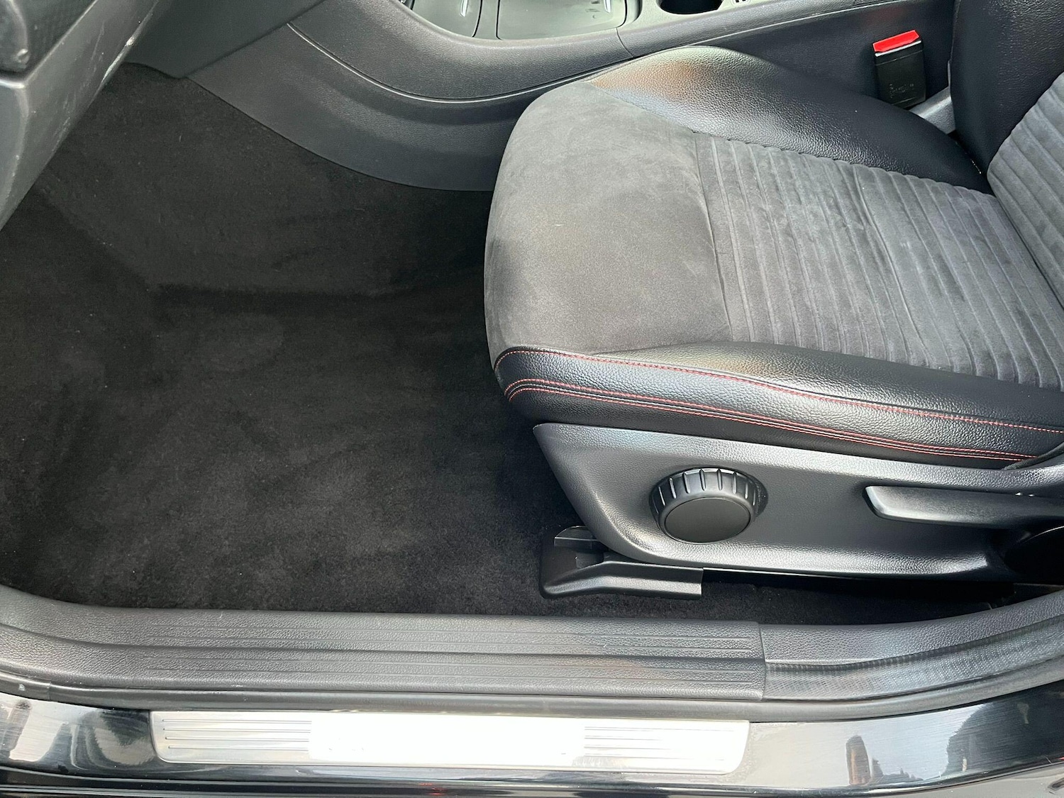 Used Mercedes-Benz A-Class 2014 for sale - 77131016: Photo 28