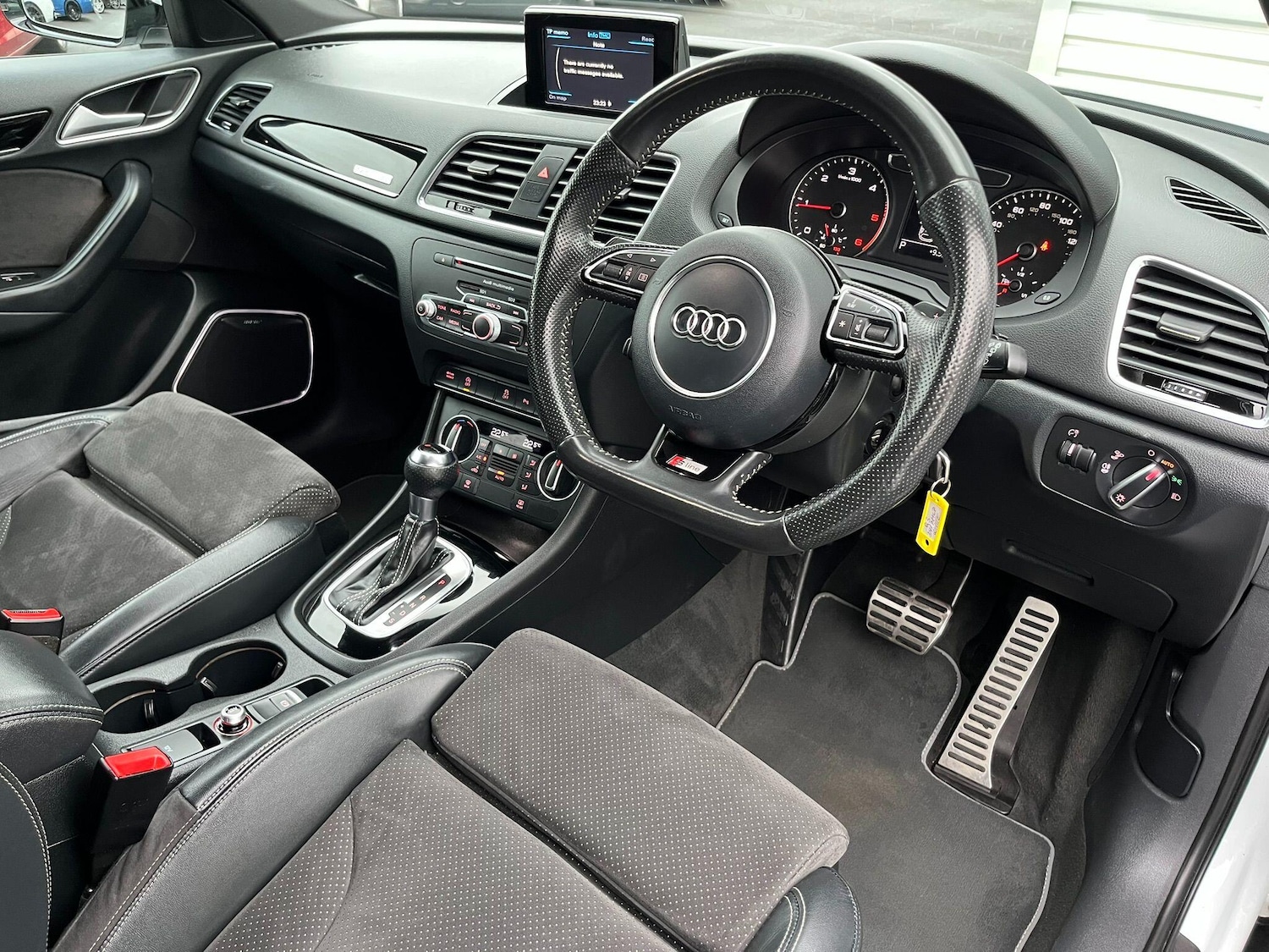 Used Audi Q3 2017 for sale - 76976332: Photo 14