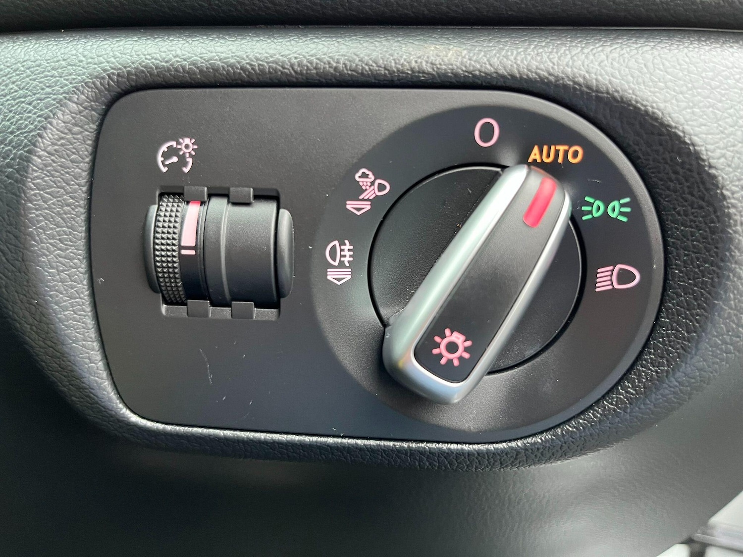 Used Audi Q3 2017 for sale - 76976332: Photo 20