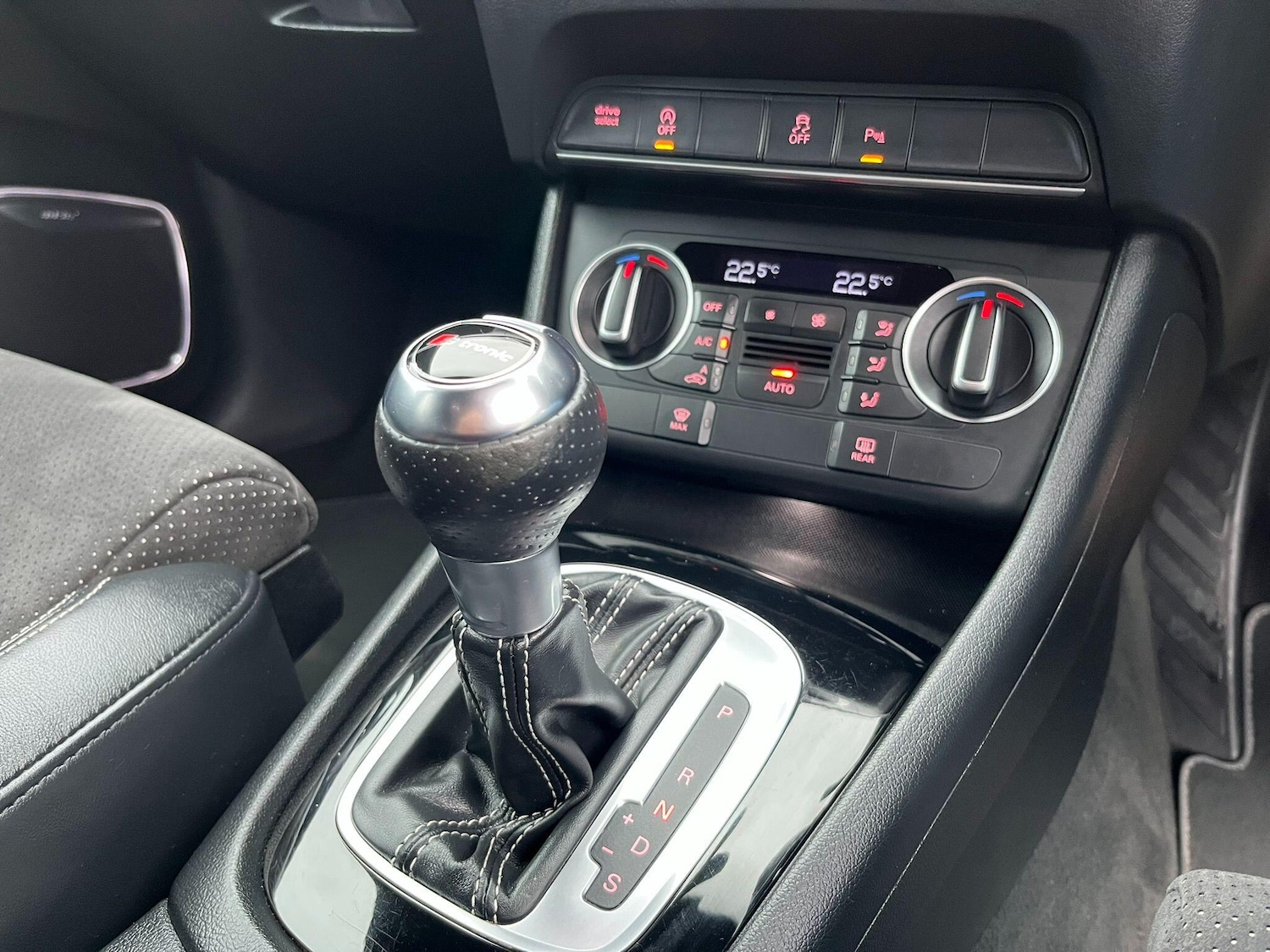 Used Audi Q3 2017 for sale - 76976332: Photo 25