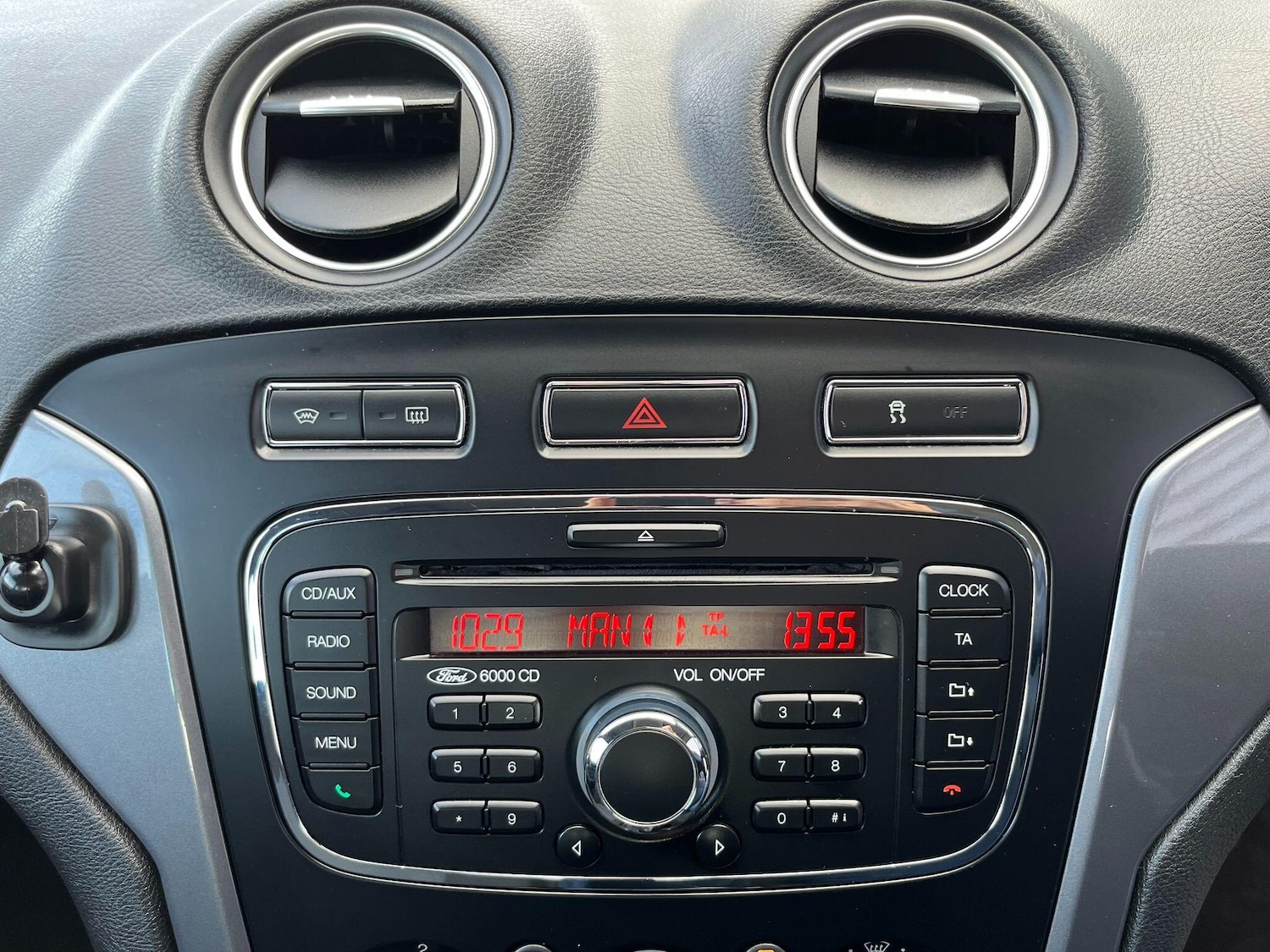 Used Ford Mondeo 2014 for sale - 76199708: Photo 21