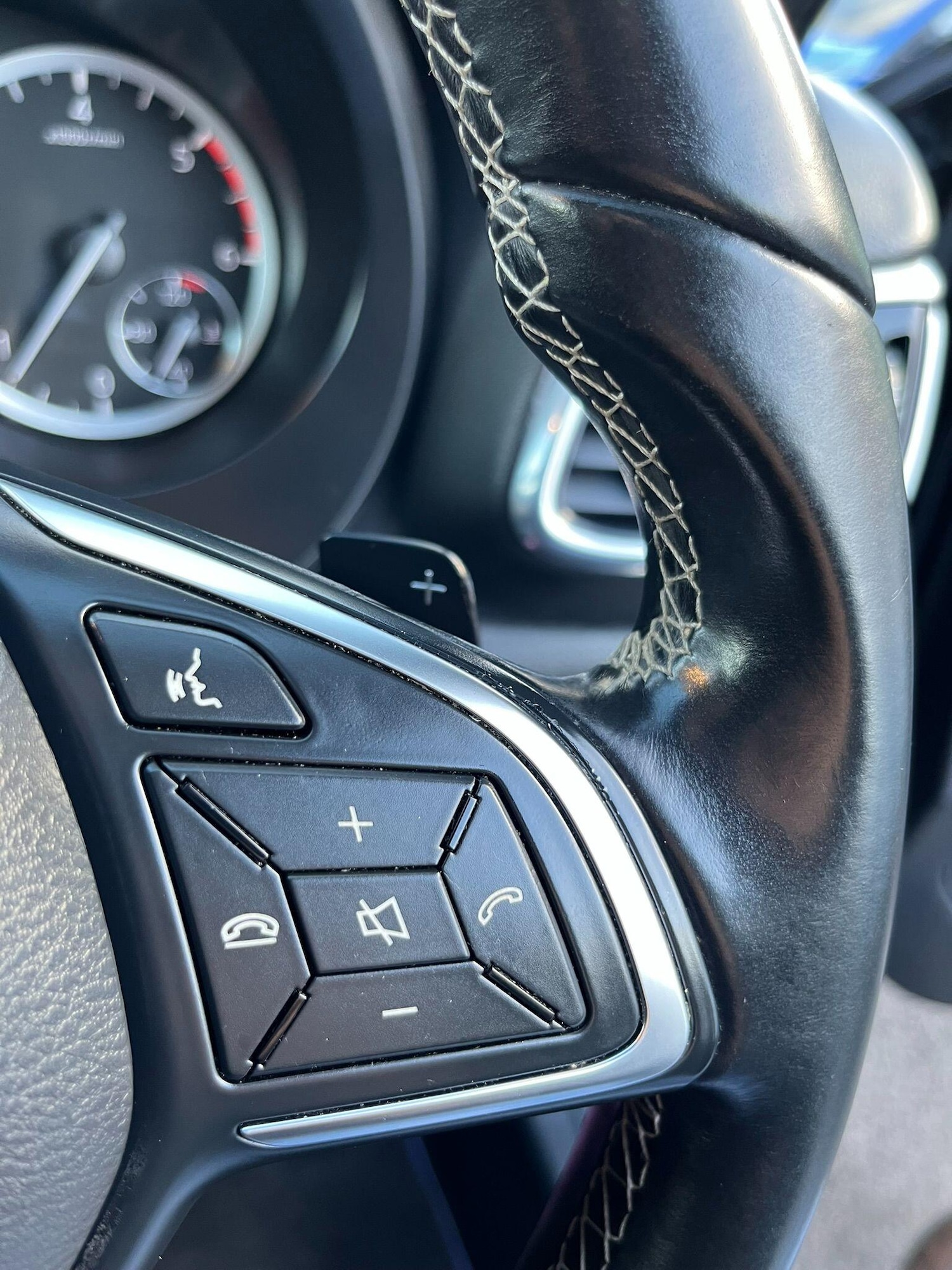 Used Infiniti Q30 2015 for sale - 76912972: Photo 19