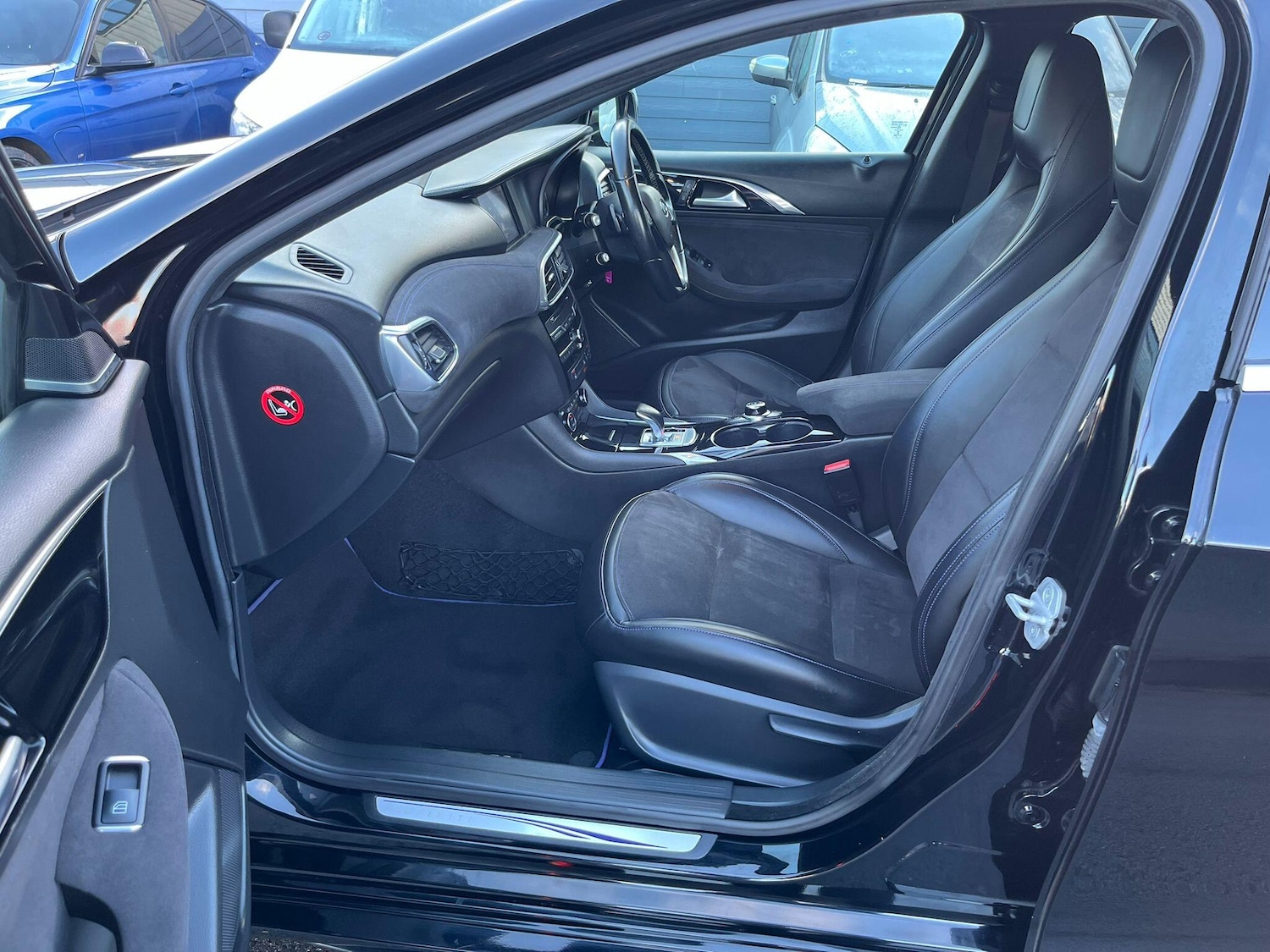 Used Infiniti Q30 2015 for sale - 76912972: Photo 28