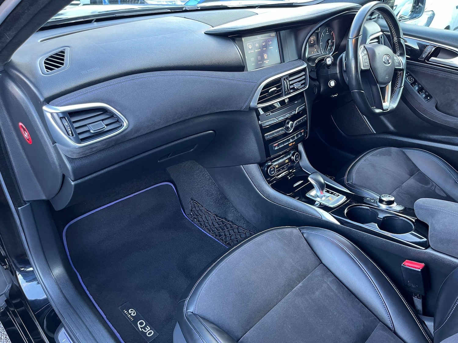 Used Infiniti Q30 2015 for sale - 76912972: Photo 29