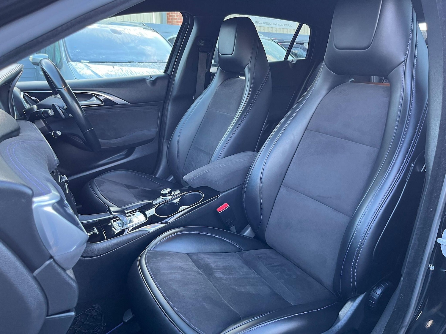 Used Infiniti Q30 2015 for sale - 76912972: Photo 30