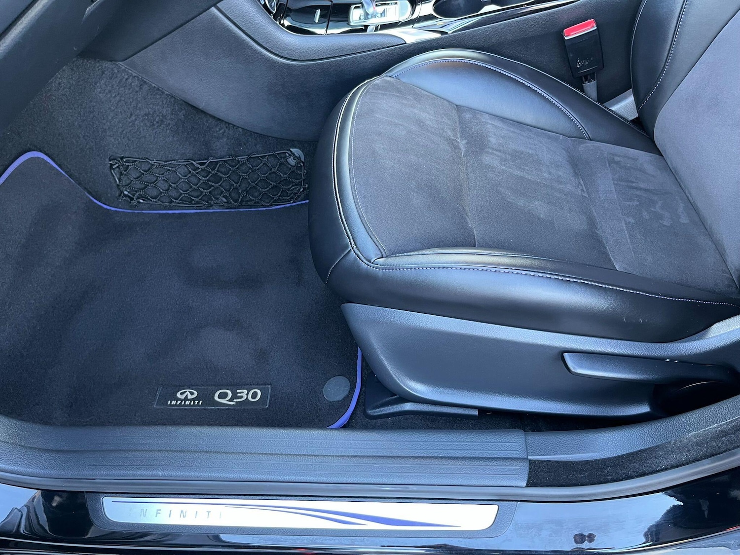 Used Infiniti Q30 2015 for sale - 76912972: Photo 31