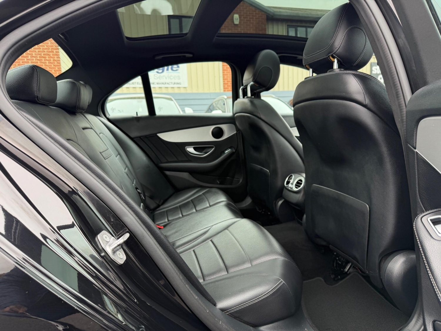 Used Mercedes-Benz C Class 2017 for sale - 77633560: Photo 8