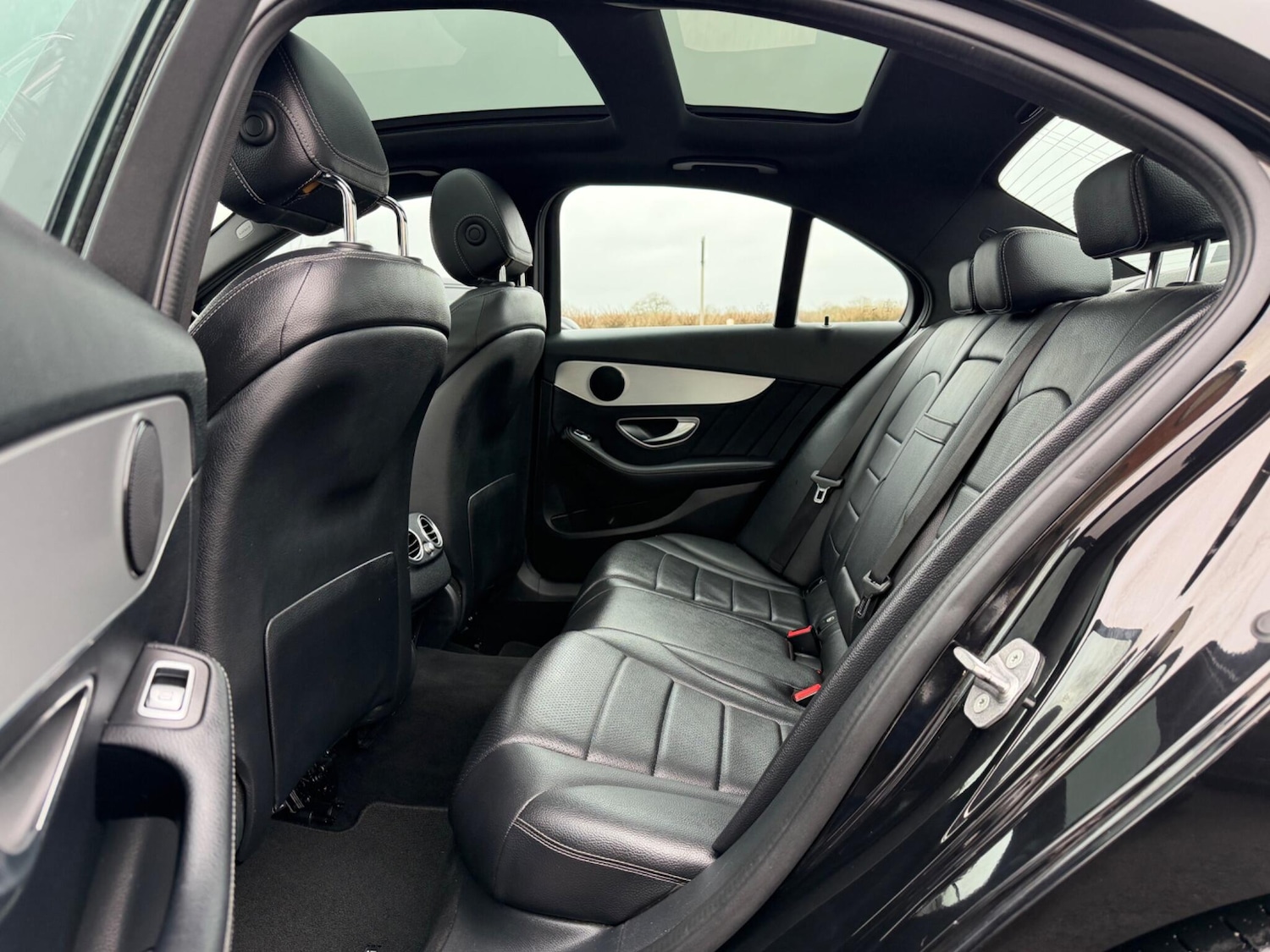 Used Mercedes-Benz C Class 2017 for sale - 77633560: Photo 9