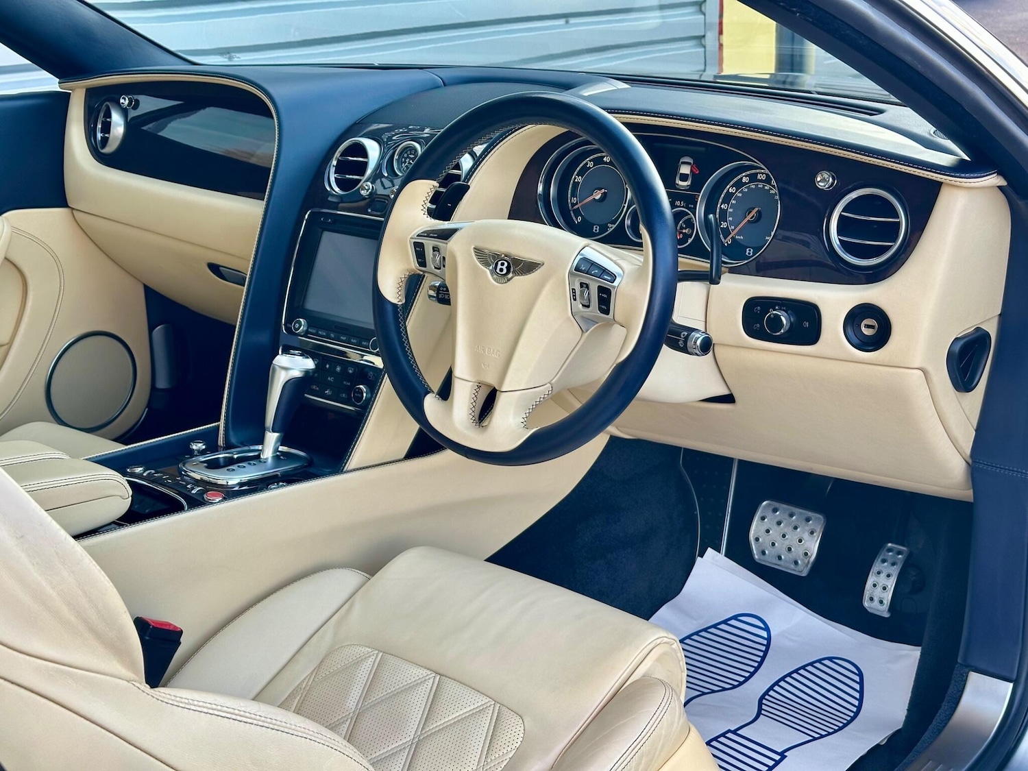 Used Bentley Continental 2011 for sale - 76992392: Photo 12