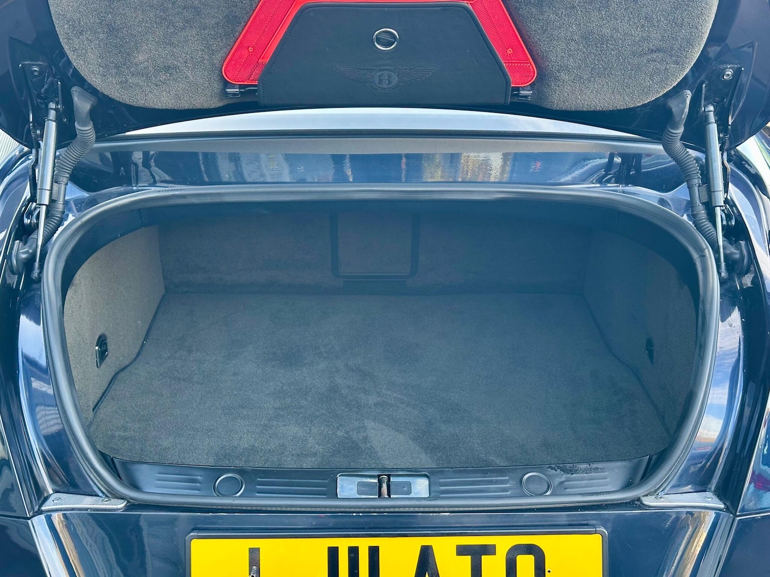 Used Bentley Continental 2011 for sale - 76992392: Photo 17