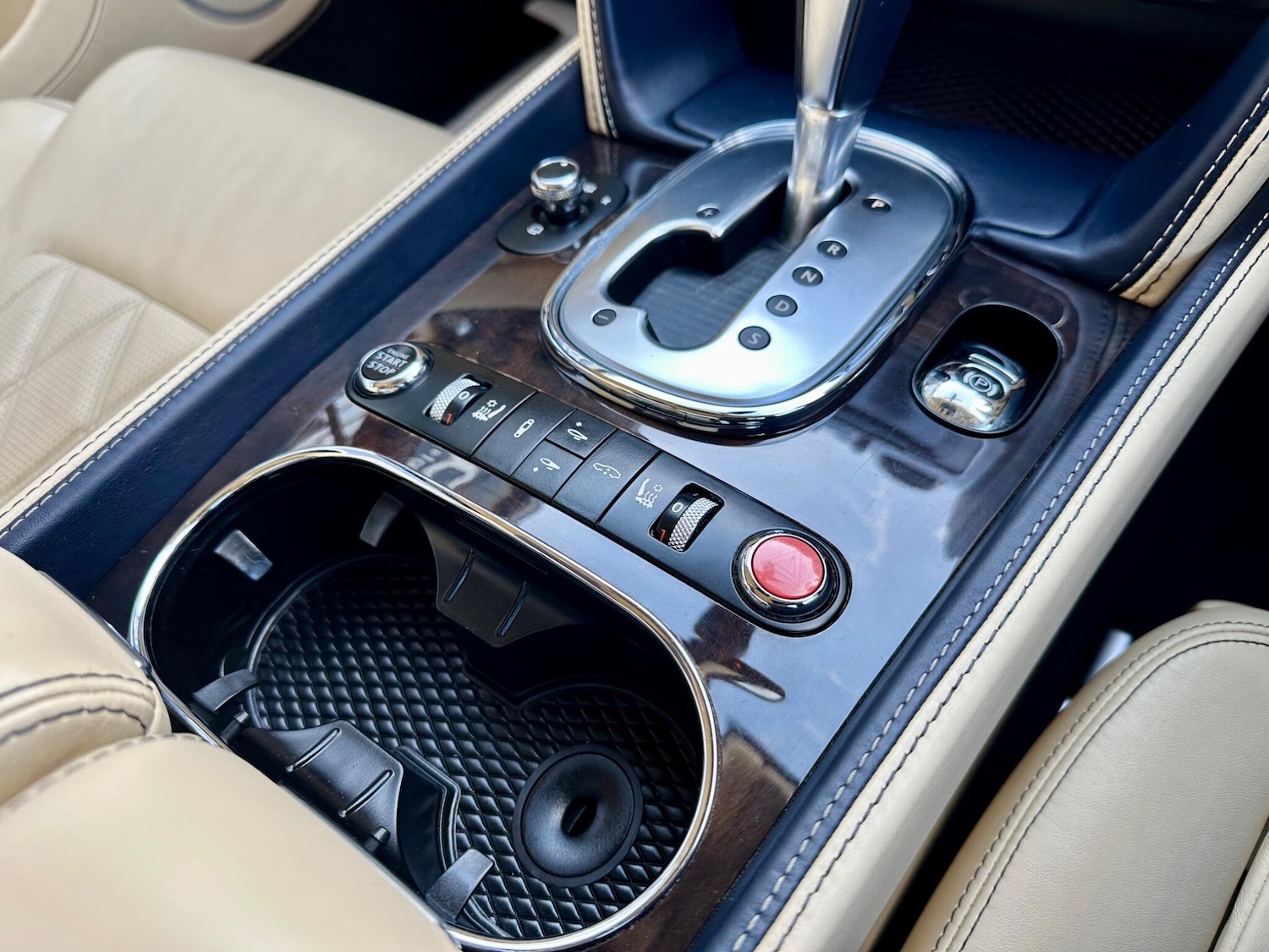 Used Bentley Continental 2011 for sale - 76992392: Photo 24