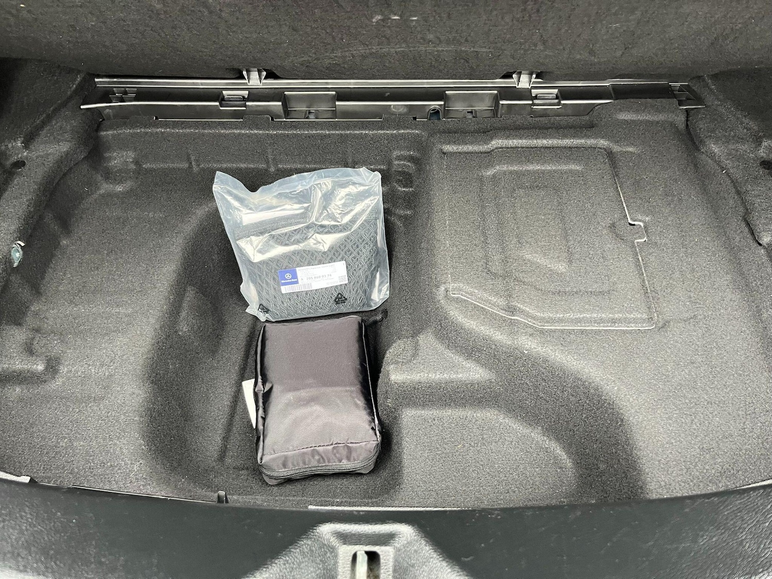 Used Mercedes-Benz E Class 2017 for sale - 76295945: Photo 40