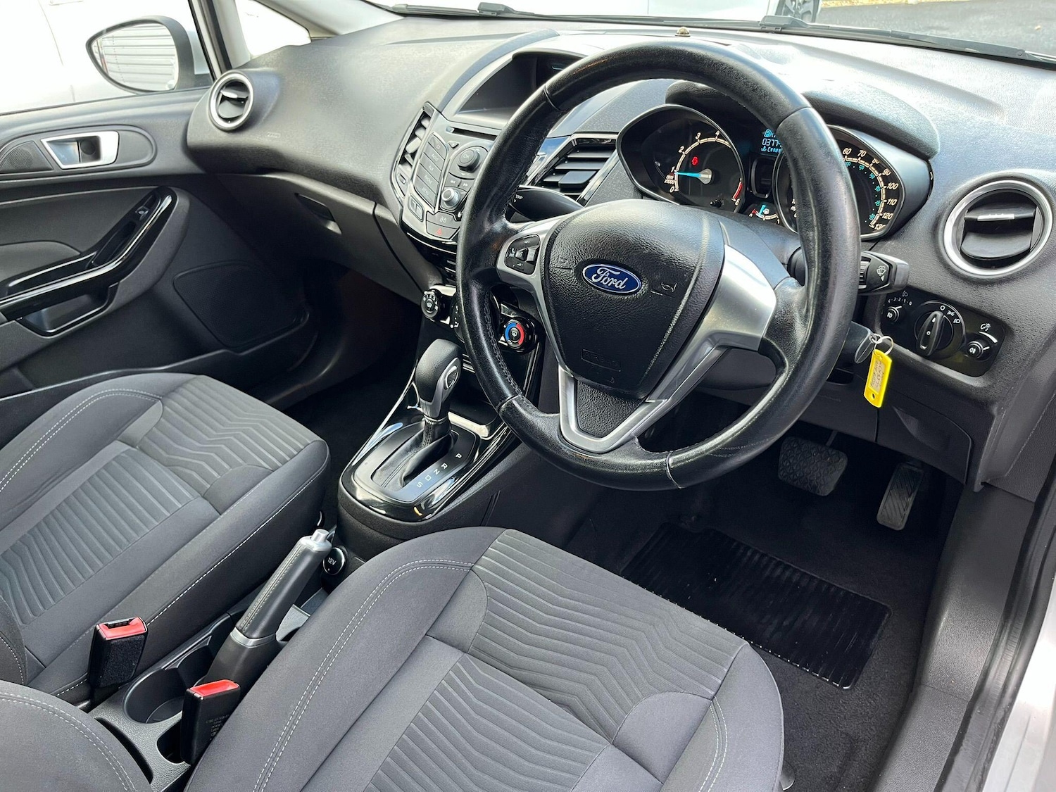 Used Ford Fiesta 2014 for sale - 76990201: Photo 11