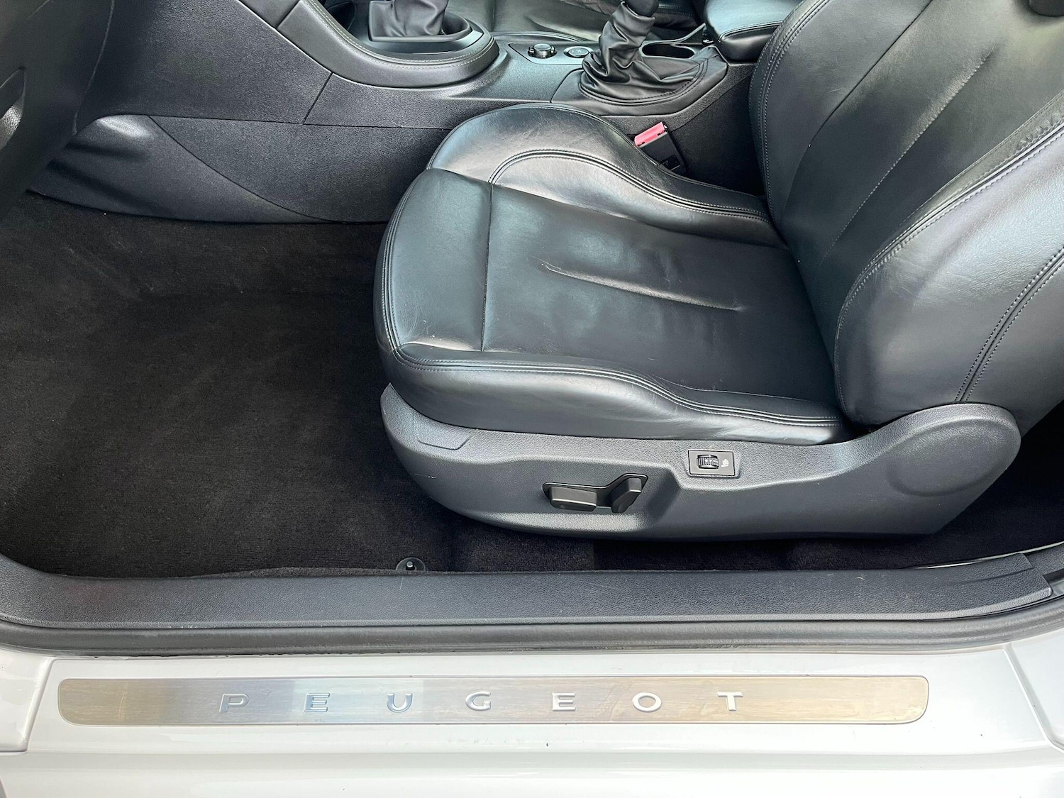 Used Peugeot RCZ 2012 for sale - 76632707: Photo 26