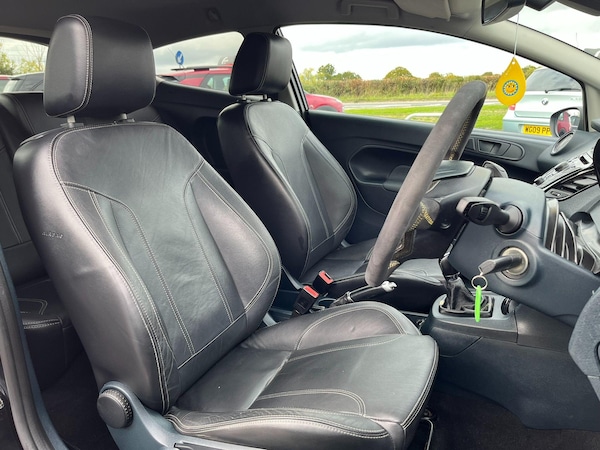 Used Ford Fiesta 2012 for sale - 76215282: Photo 12