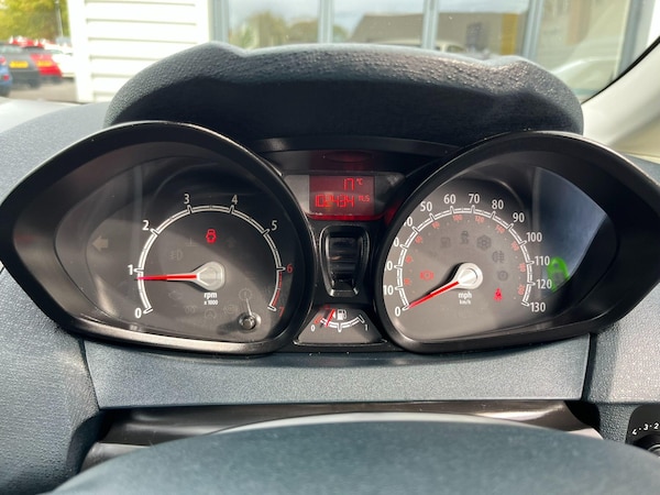 Used Ford Fiesta 2012 for sale - 76215282: Photo 15