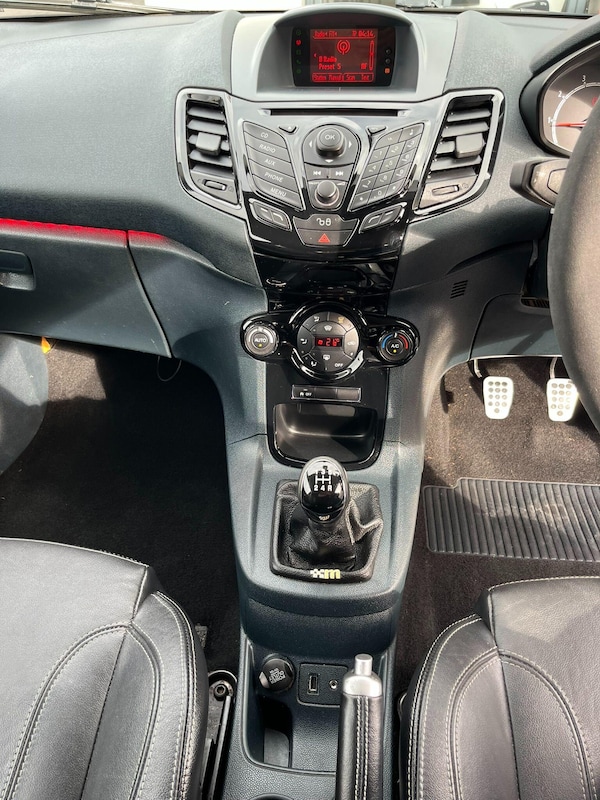 Used Ford Fiesta 2012 for sale - 76215282: Photo 18