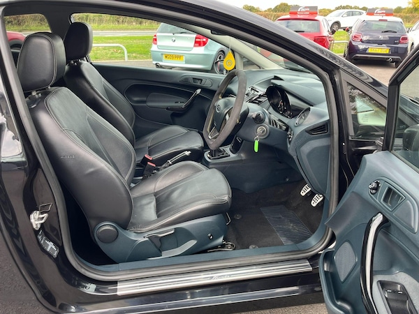 Used Ford Fiesta 2012 for sale - 76215282: Photo 9