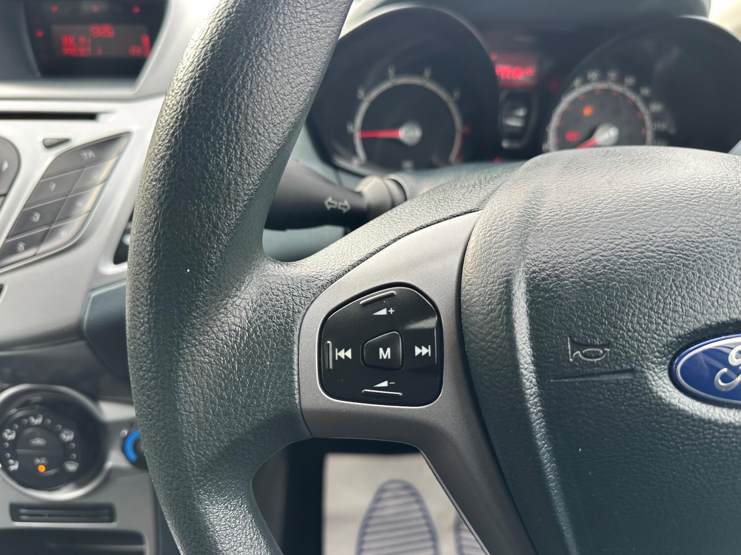 Used Ford Fiesta 2010 for sale - 76562286: Photo 22