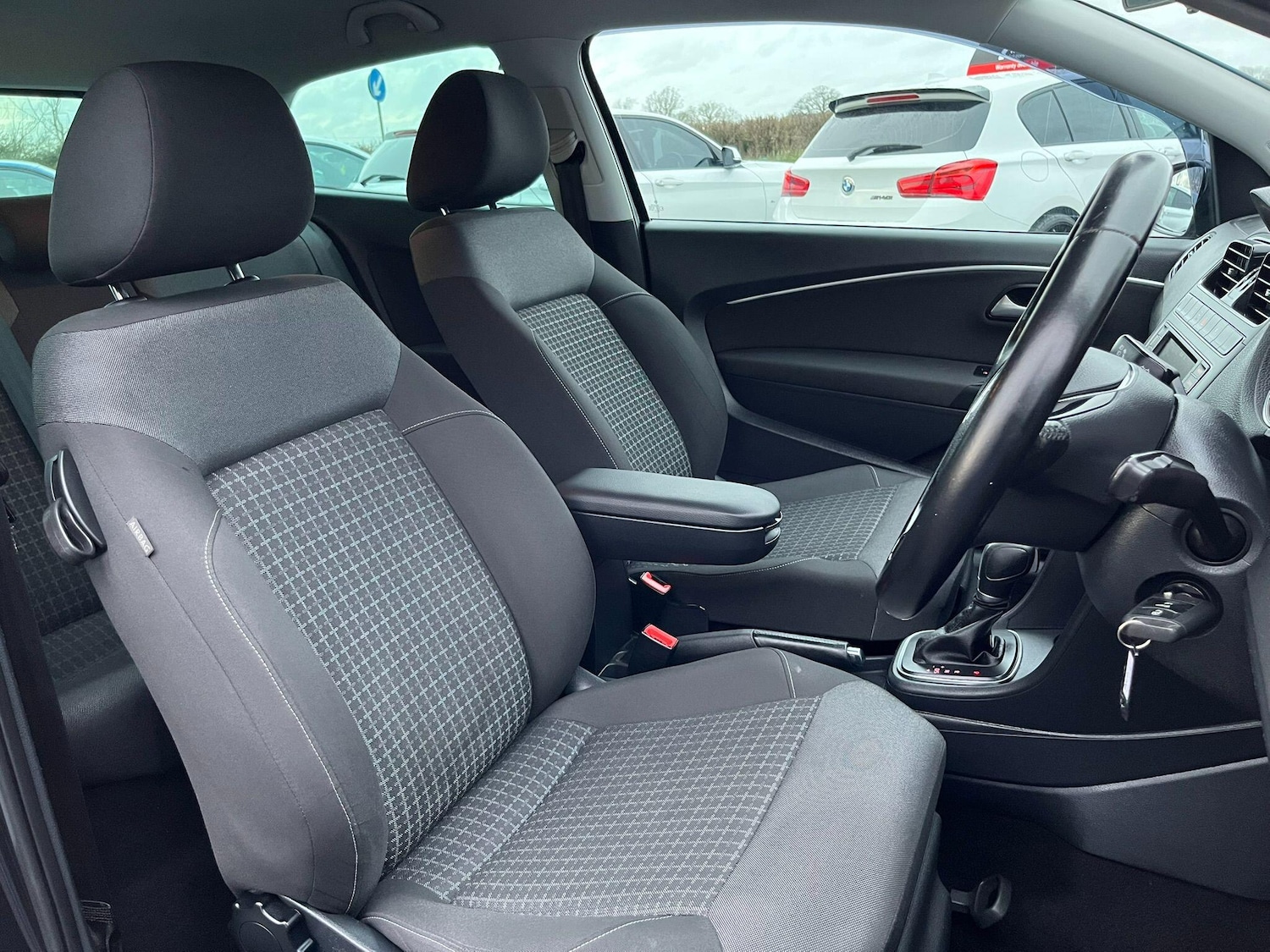 Used Volkswagen Polo 2015 for sale - 76976052: Photo 11