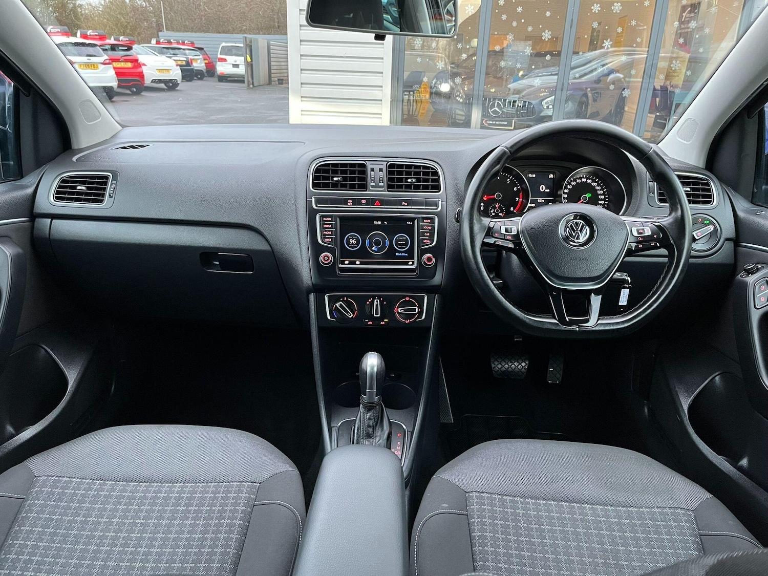 Used Volkswagen Polo 2015 for sale - 76976052: Photo 13