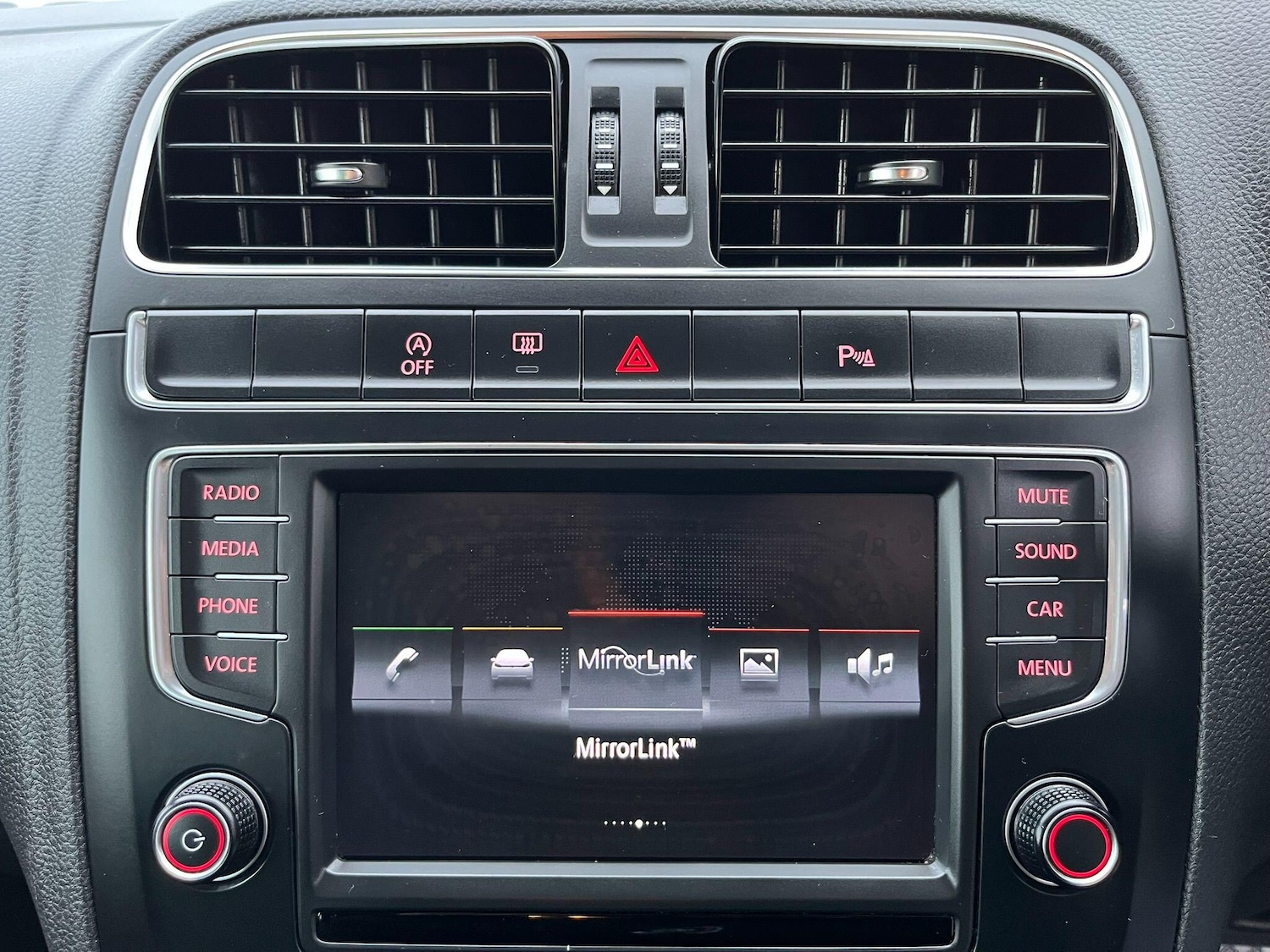 Used Volkswagen Polo 2015 for sale - 76976052: Photo 20