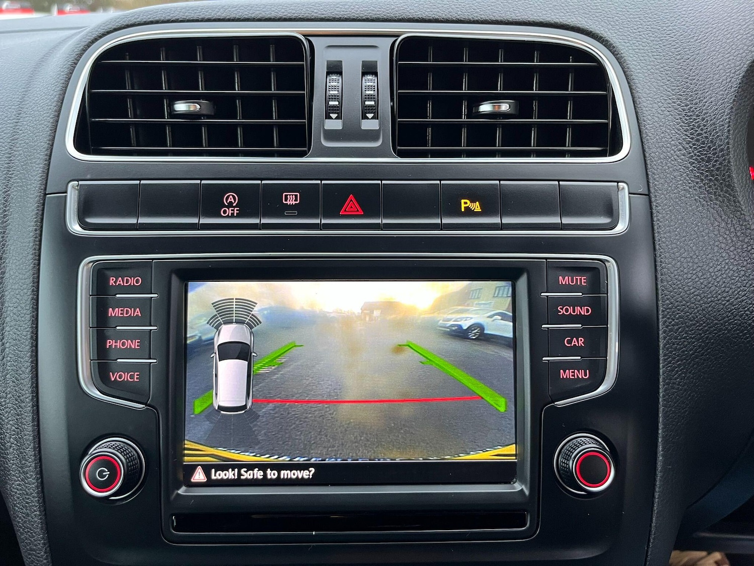 Used Volkswagen Polo 2015 for sale - 76976052: Photo 22