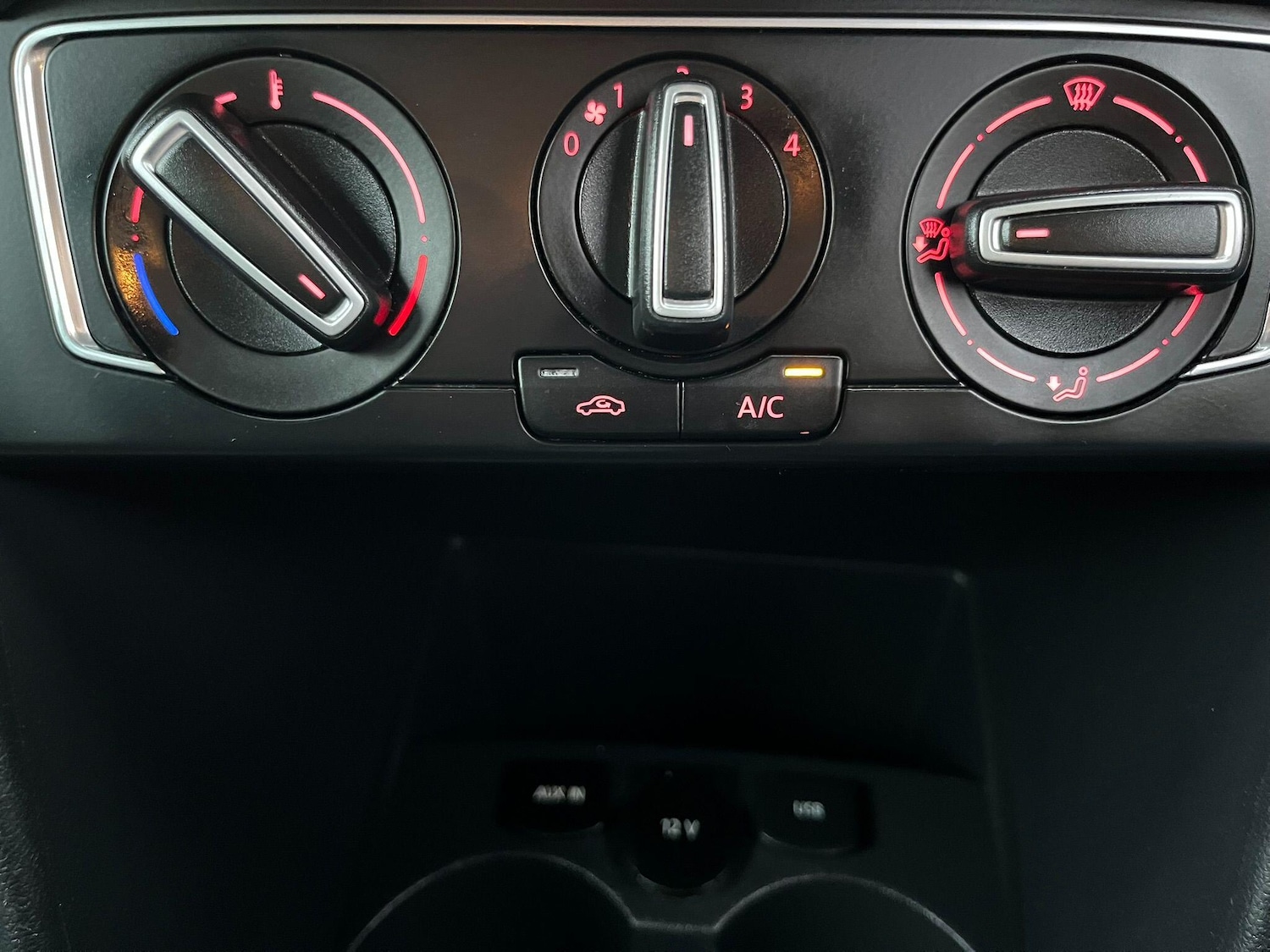 Used Volkswagen Polo 2015 for sale - 76976052: Photo 23