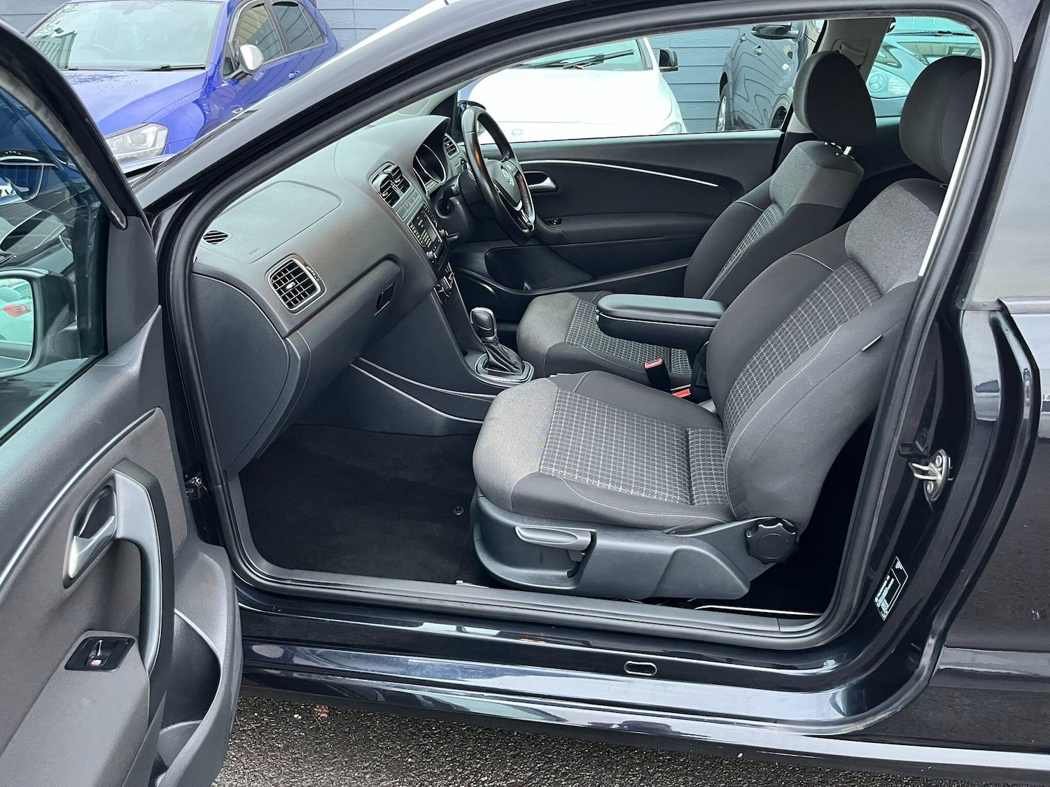 Used Volkswagen Polo 2015 for sale - 76976052: Photo 26