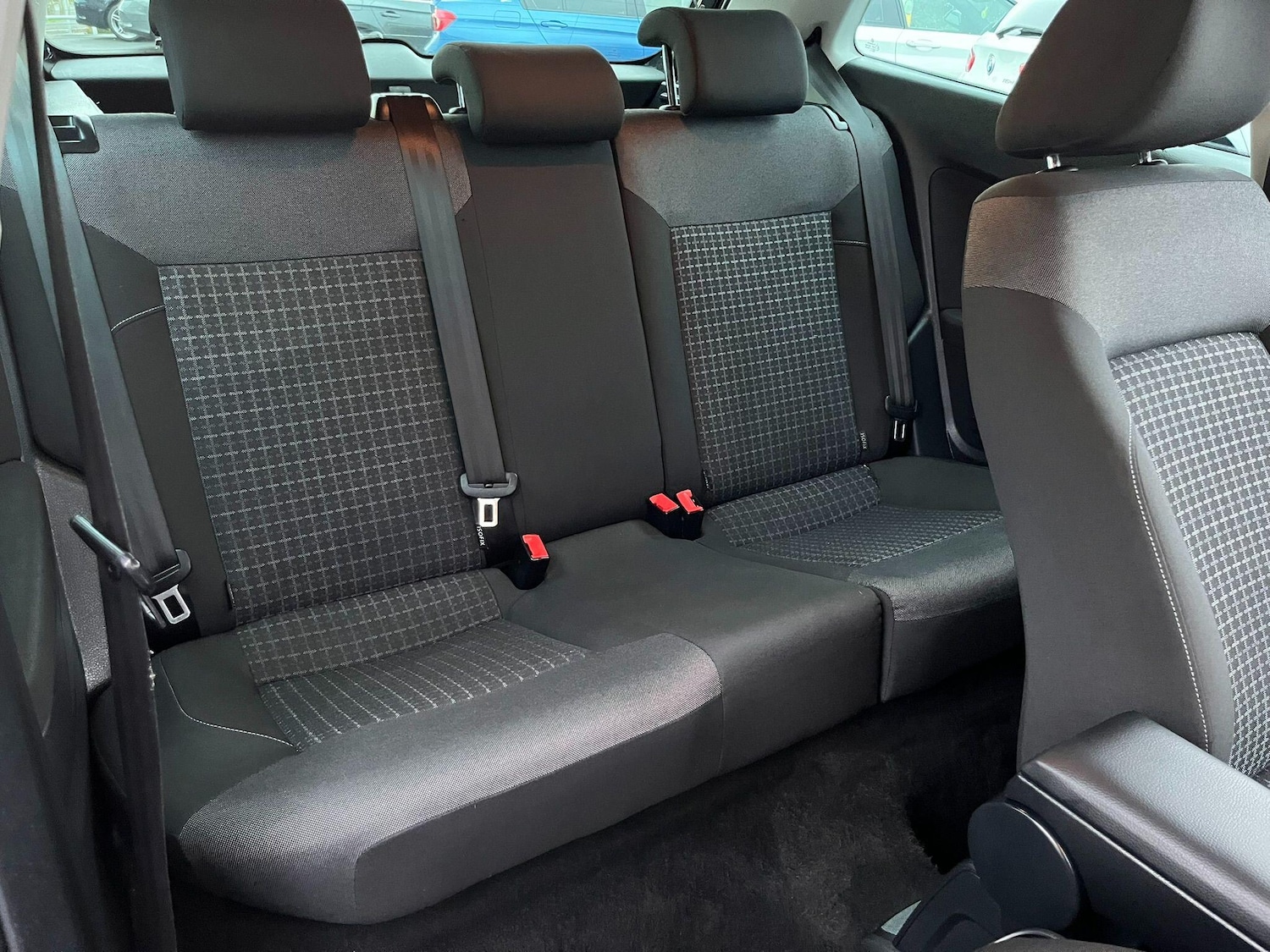 Used Volkswagen Polo 2015 for sale - 76976052: Photo 32