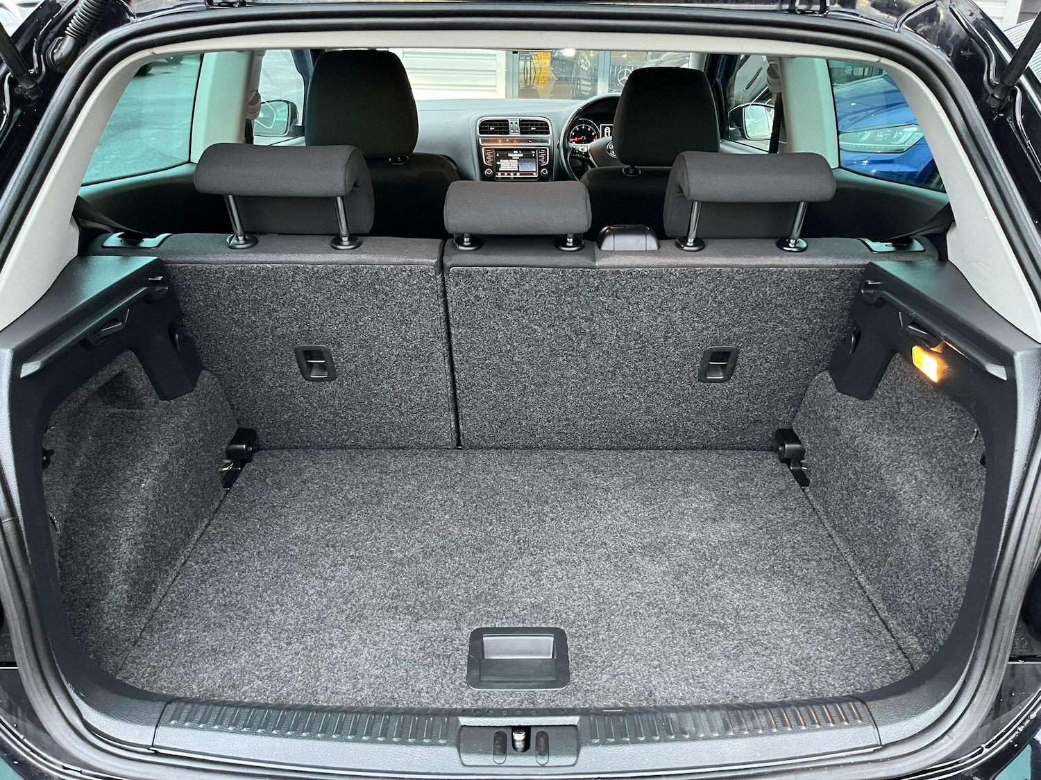 Used Volkswagen Polo 2015 for sale - 76976052: Photo 33