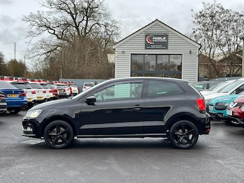Used Volkswagen Polo 2015 for sale - 76976052: Photo