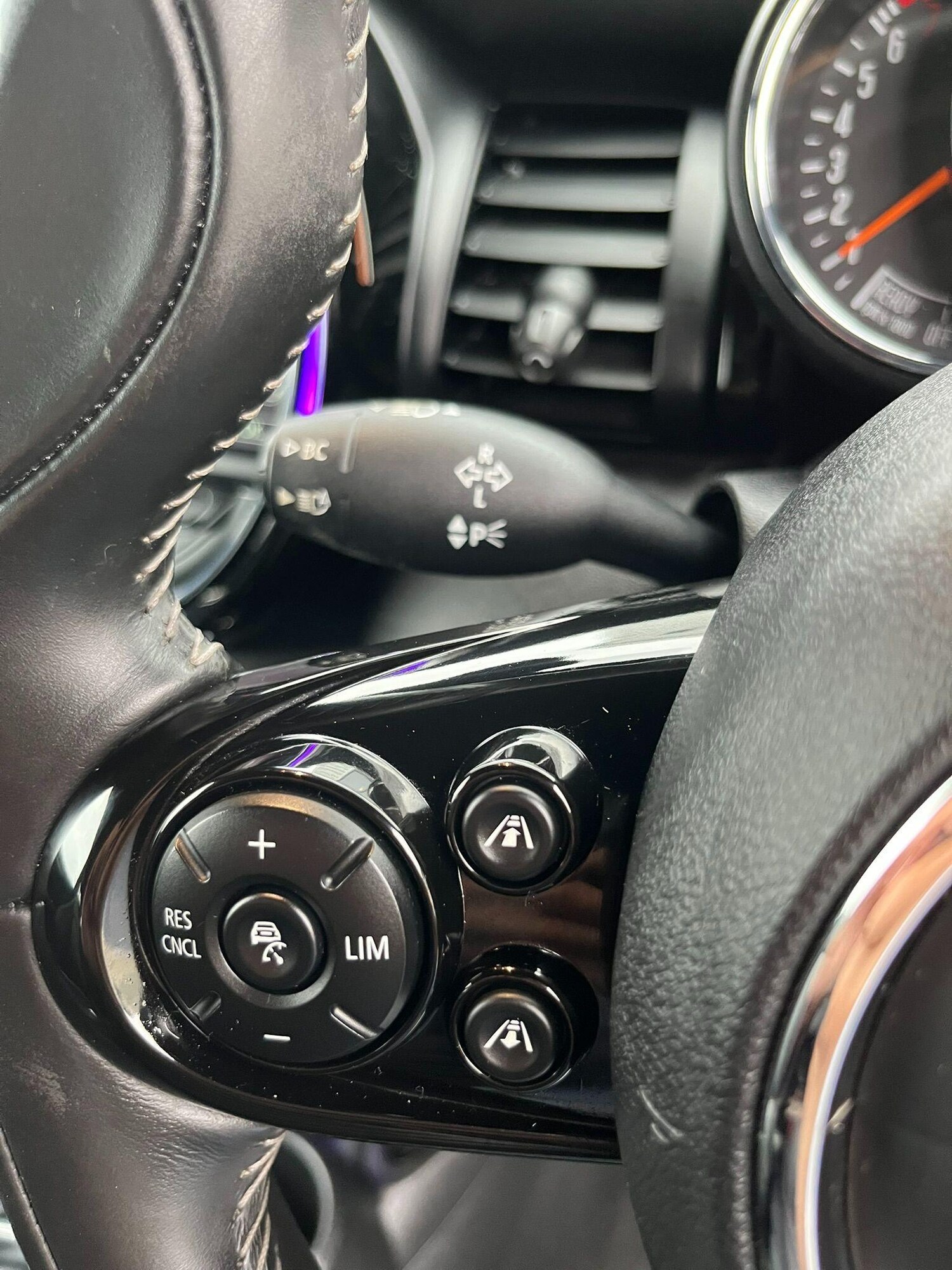 Used MINI Hatch 2017 for sale - 76239460: Photo 17